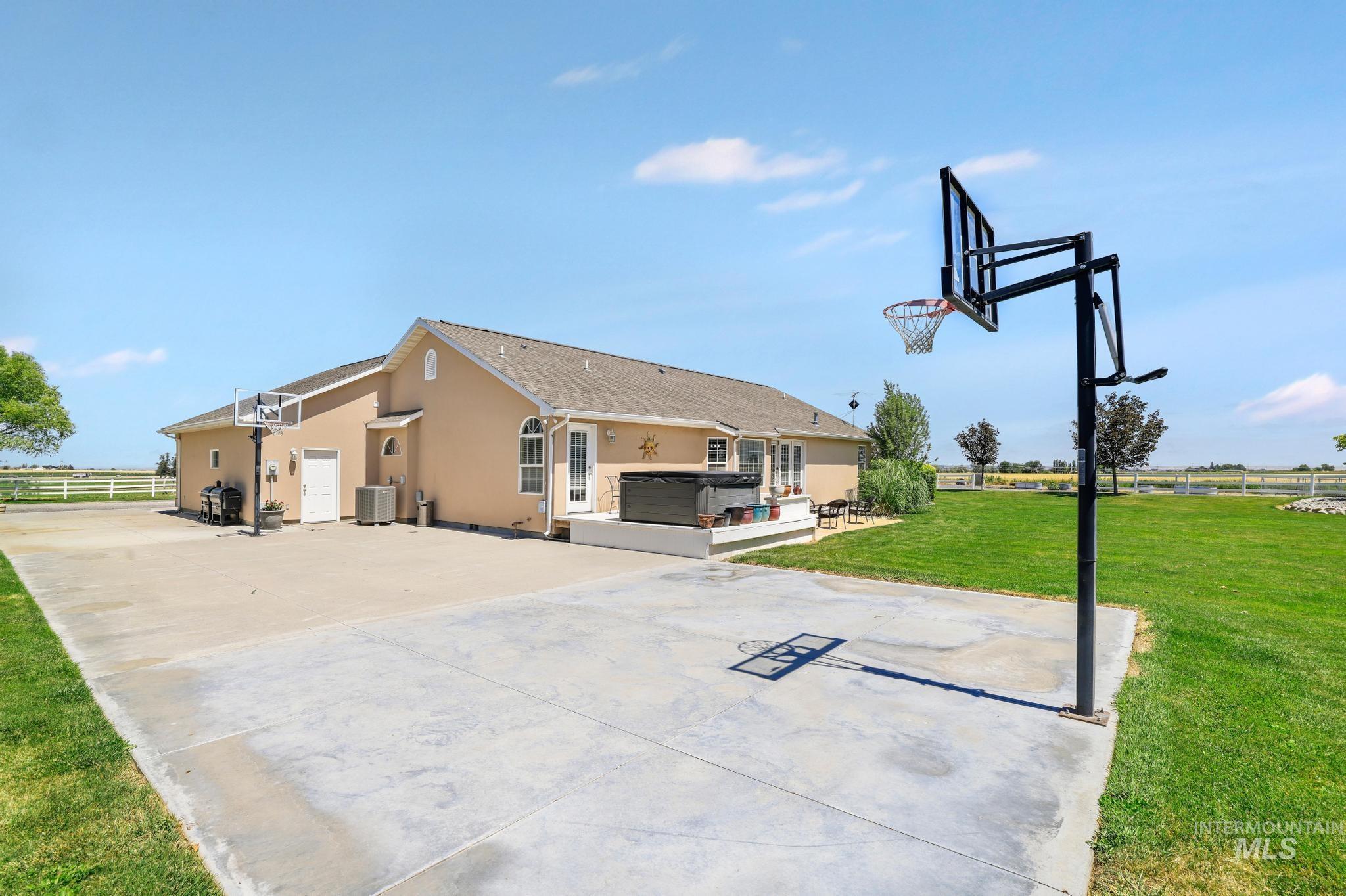 3962 N 2405 E, Twin Falls, Idaho 83301, 5 Bedrooms, 3 Bathrooms, Residential For Sale, Price $790,000, 98999484