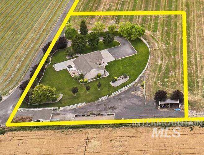 3962 N 2405 E, Twin Falls, Idaho 83301, 5 Bedrooms, 3 Bathrooms, Residential For Sale, Price $790,000, 98999484