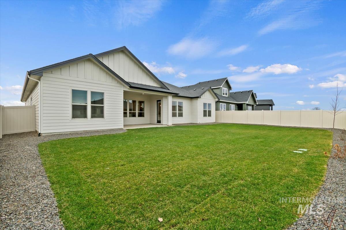 2300 E Sweet Pearl St., Kuna, Idaho 83634, 4 Bedrooms, 3.5 Bathrooms, Residential For Sale, Price $869,880, 98999487