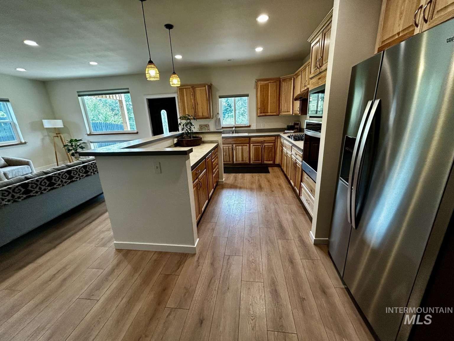 2003 Westview Dr, Moscow, Idaho 83843, 3 Bedrooms, 2 Bathrooms, Residential For Sale, Price $549,900,MLS 98999488