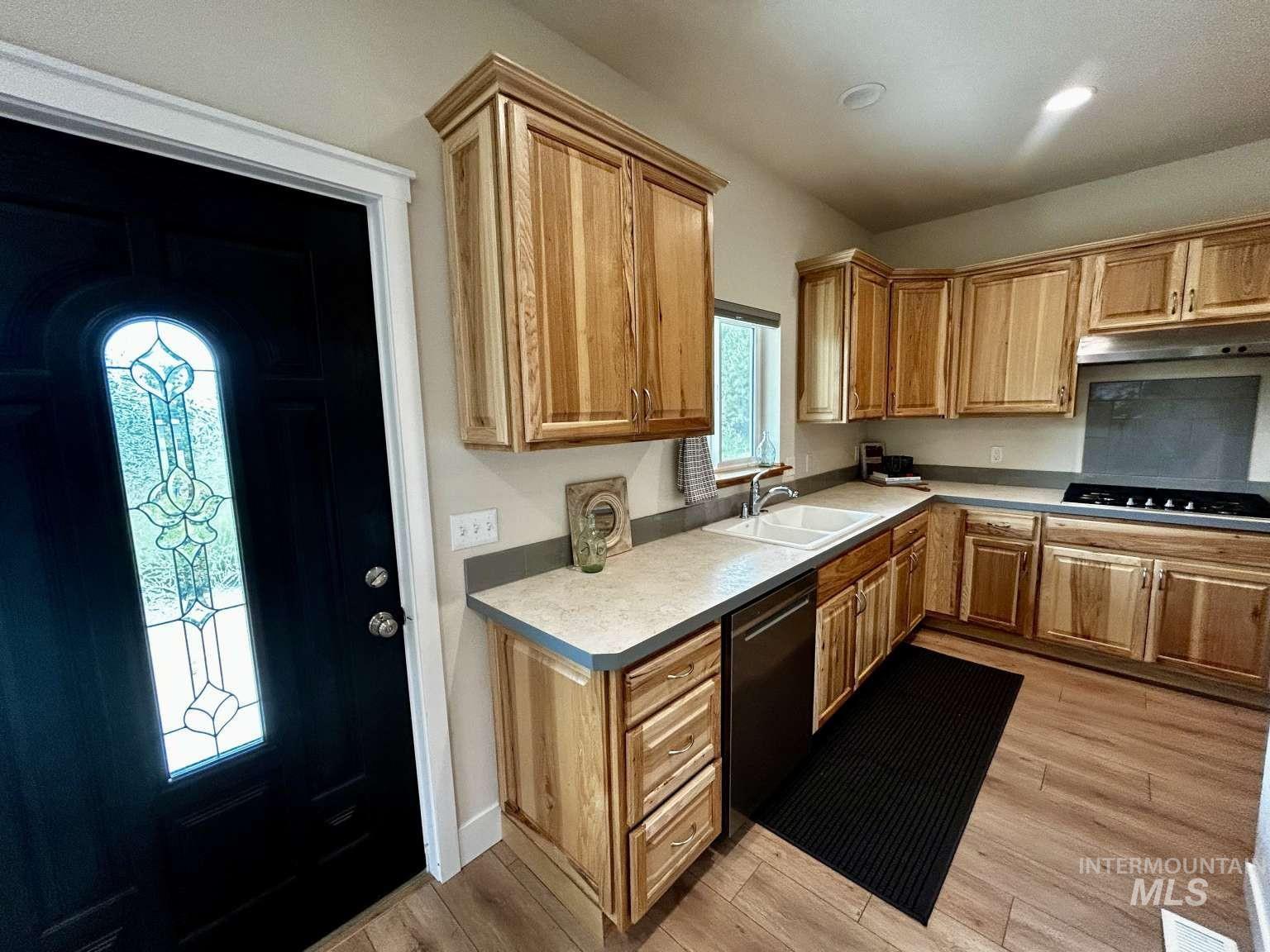 2003 Westview Dr, Moscow, Idaho 83843, 3 Bedrooms, 2 Bathrooms, Residential For Sale, Price $549,900,MLS 98999488