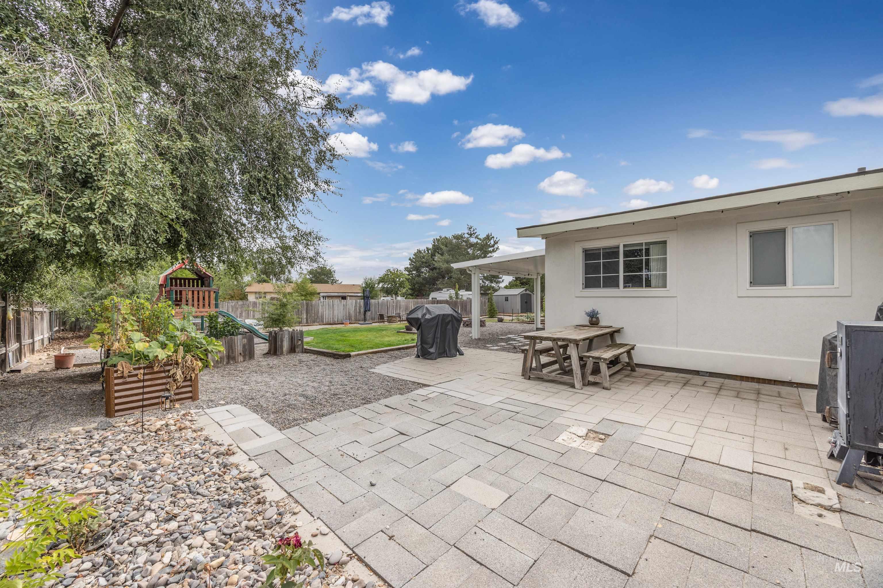 10563 W Silver Fox Dr, Boise, Idaho 83709, 3 Bedrooms, 1 Bathroom, Residential For Sale, Price $385,000,MLS 98999490