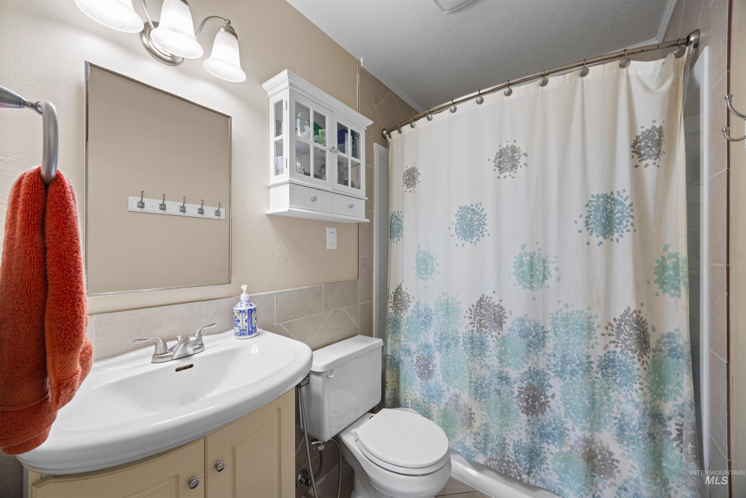 10563 W Silver Fox Dr, Boise, Idaho 83709, 3 Bedrooms, 1 Bathroom, Residential For Sale, Price $385,000,MLS 98999490