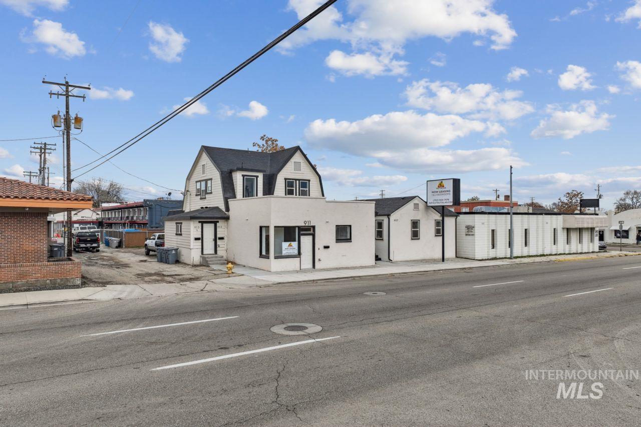 911 2nd Street S, Nampa, Idaho 83651, 1 Bedroom, 1 Bathroom, Residential Income For Sale, Price $1,299,900,MLS 98999493