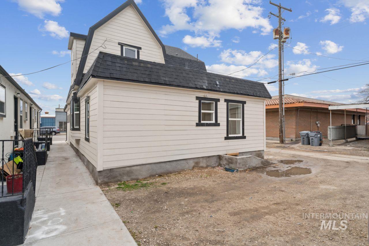 911 2nd Street S, Nampa, Idaho 83651, 1 Bedroom, 1 Bathroom, Residential Income For Sale, Price $1,299,900,MLS 98999493