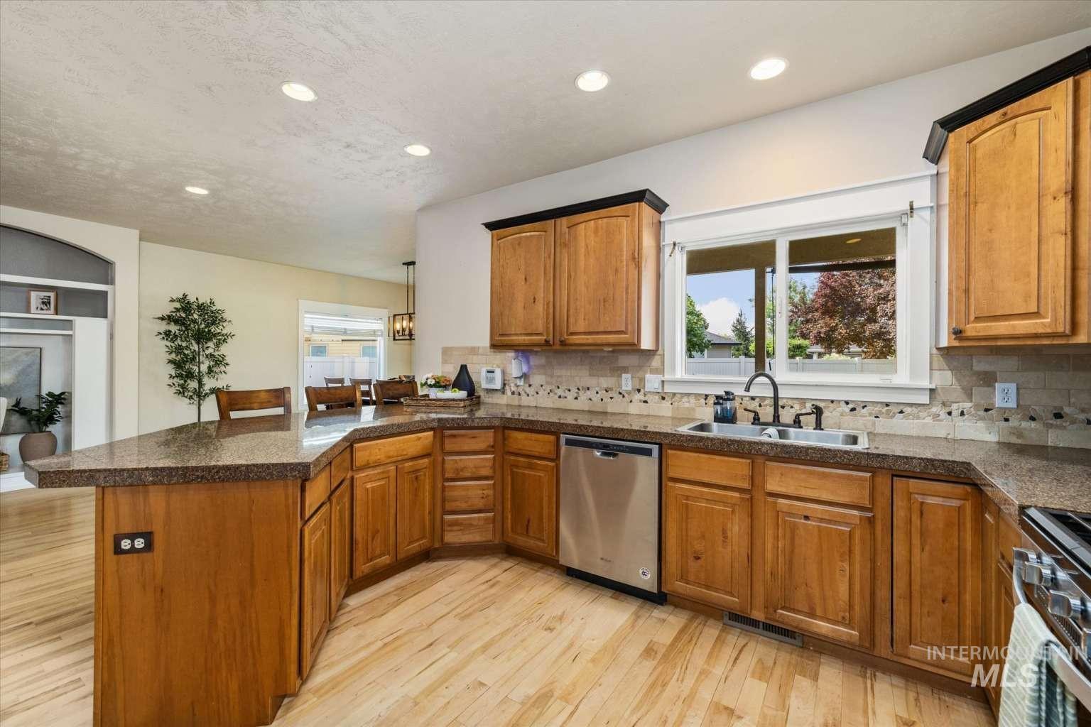 853 W Mountain Ash Loop, Nampa, Idaho 83686, 4 Bedrooms, 4 Bathrooms, Residential For Sale, Price $599,000,MLS 98999494