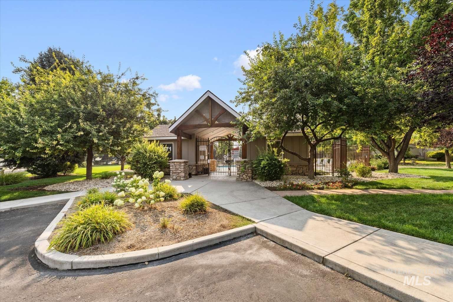 853 W Mountain Ash Loop, Nampa, Idaho 83686, 4 Bedrooms, 4 Bathrooms, Residential For Sale, Price $599,000,MLS 98999494