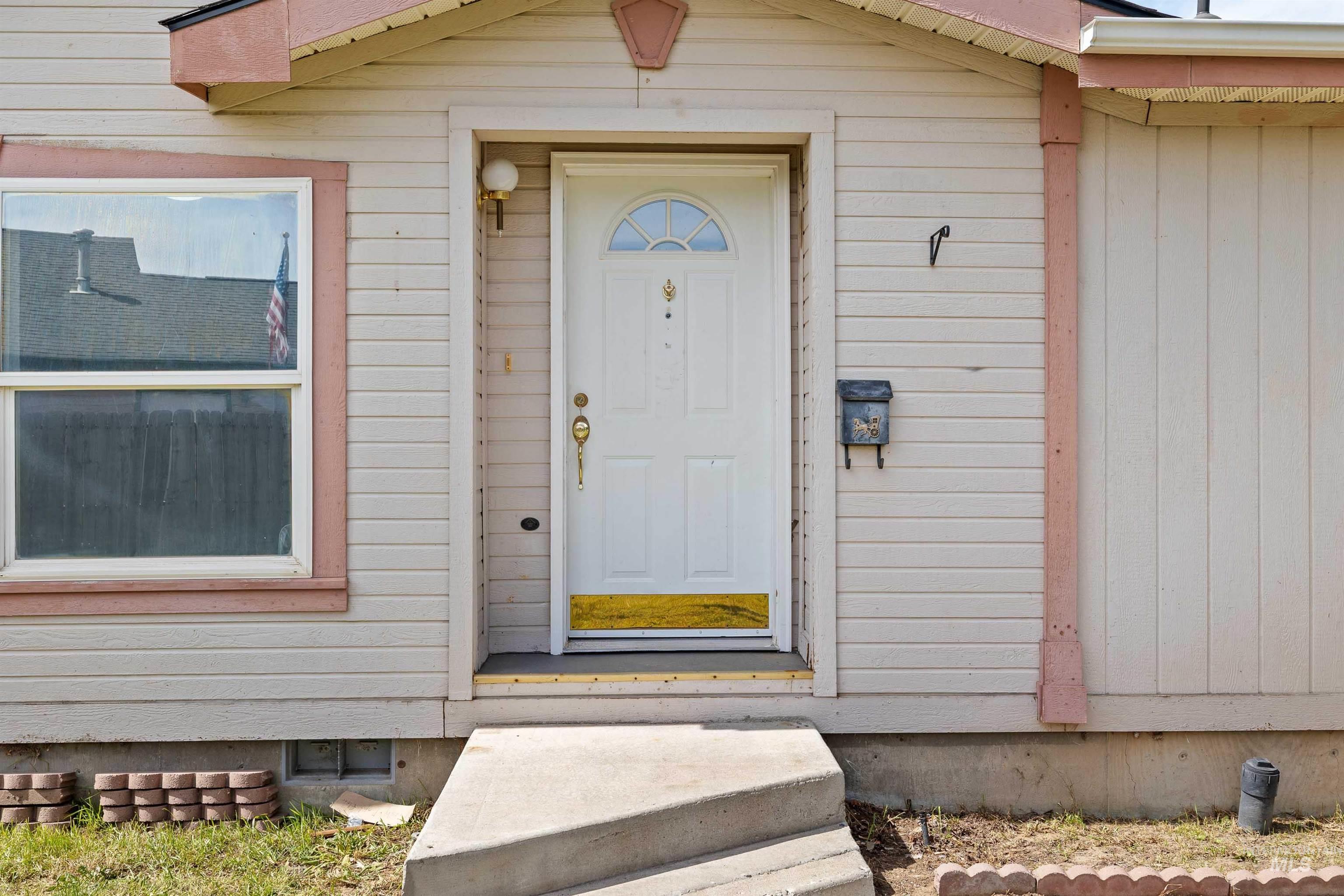 327 W Avenue I, Jerome, Idaho 83338, 3 Bedrooms, 2 Bathrooms, Residential For Sale, Price $334,900,MLS 98999495