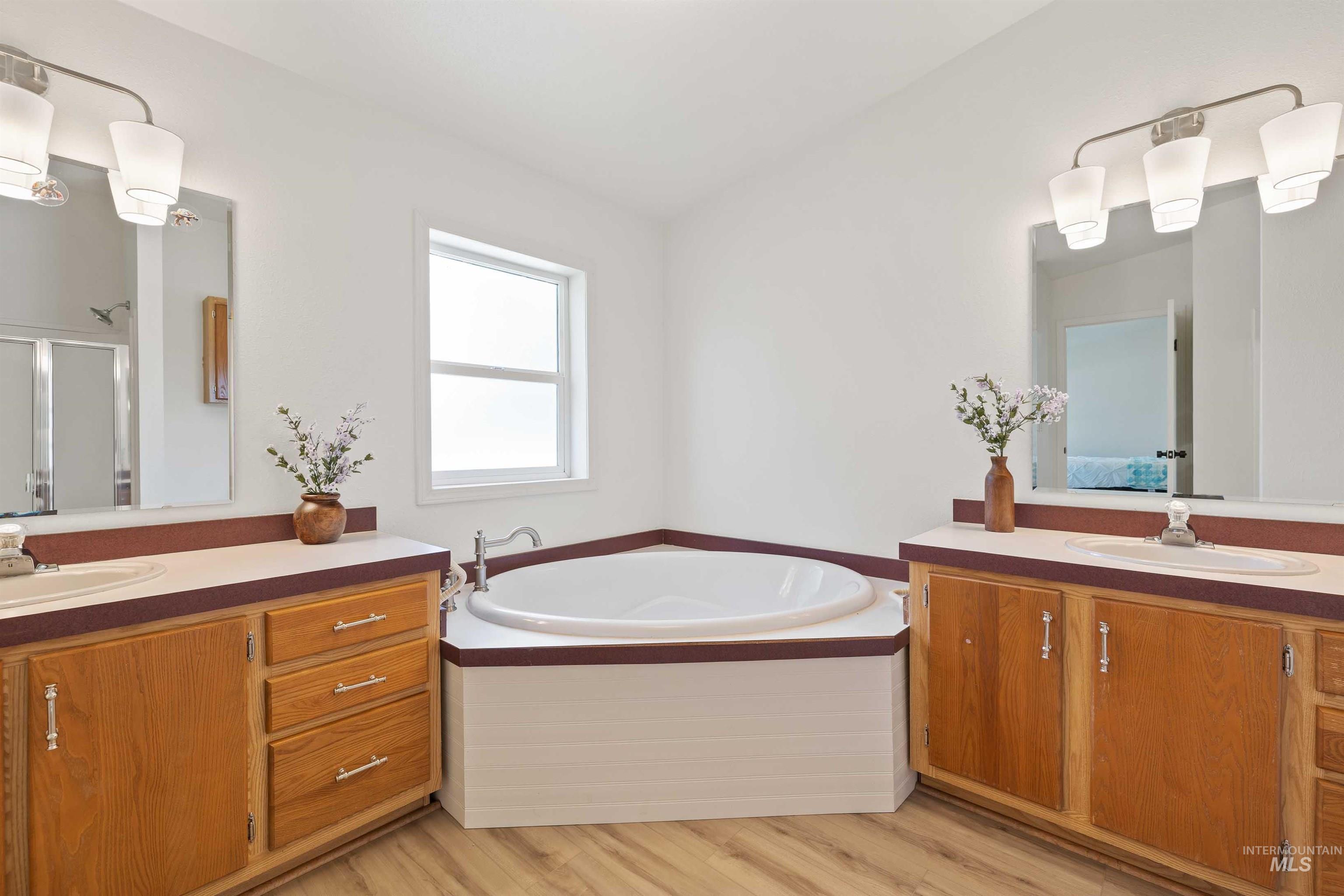 327 W Avenue I, Jerome, Idaho 83338, 3 Bedrooms, 2 Bathrooms, Residential For Sale, Price $334,900,MLS 98999495