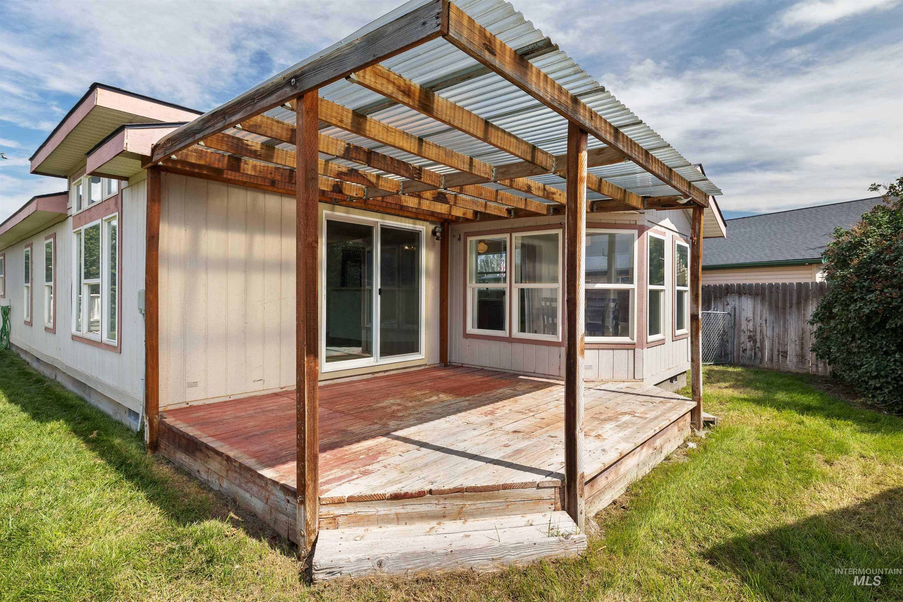 327 W Avenue I, Jerome, Idaho 83338, 3 Bedrooms, 2 Bathrooms, Residential For Sale, Price $334,900,MLS 98999495