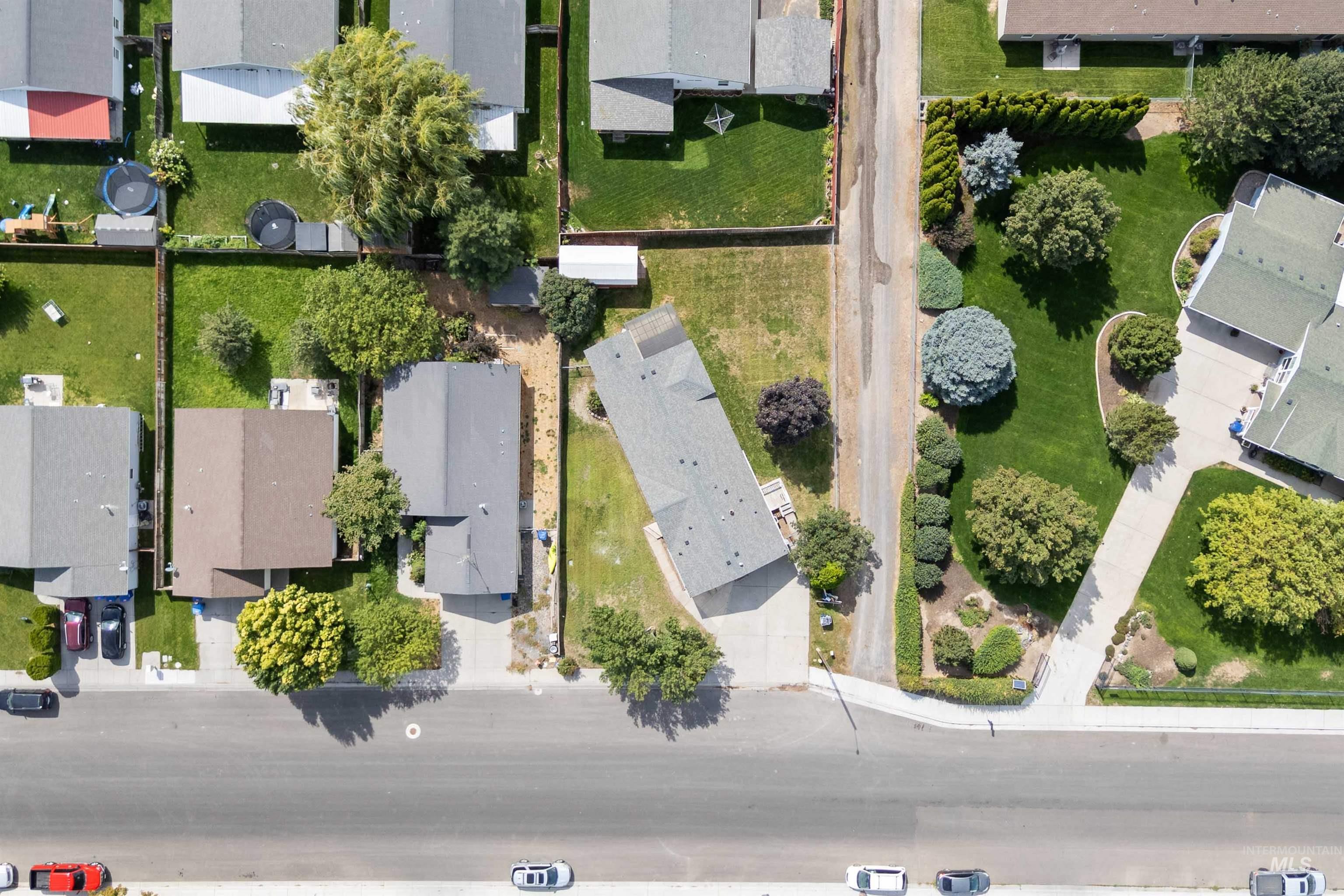 327 W Avenue I, Jerome, Idaho 83338, 3 Bedrooms, 2 Bathrooms, Residential For Sale, Price $334,900,MLS 98999495