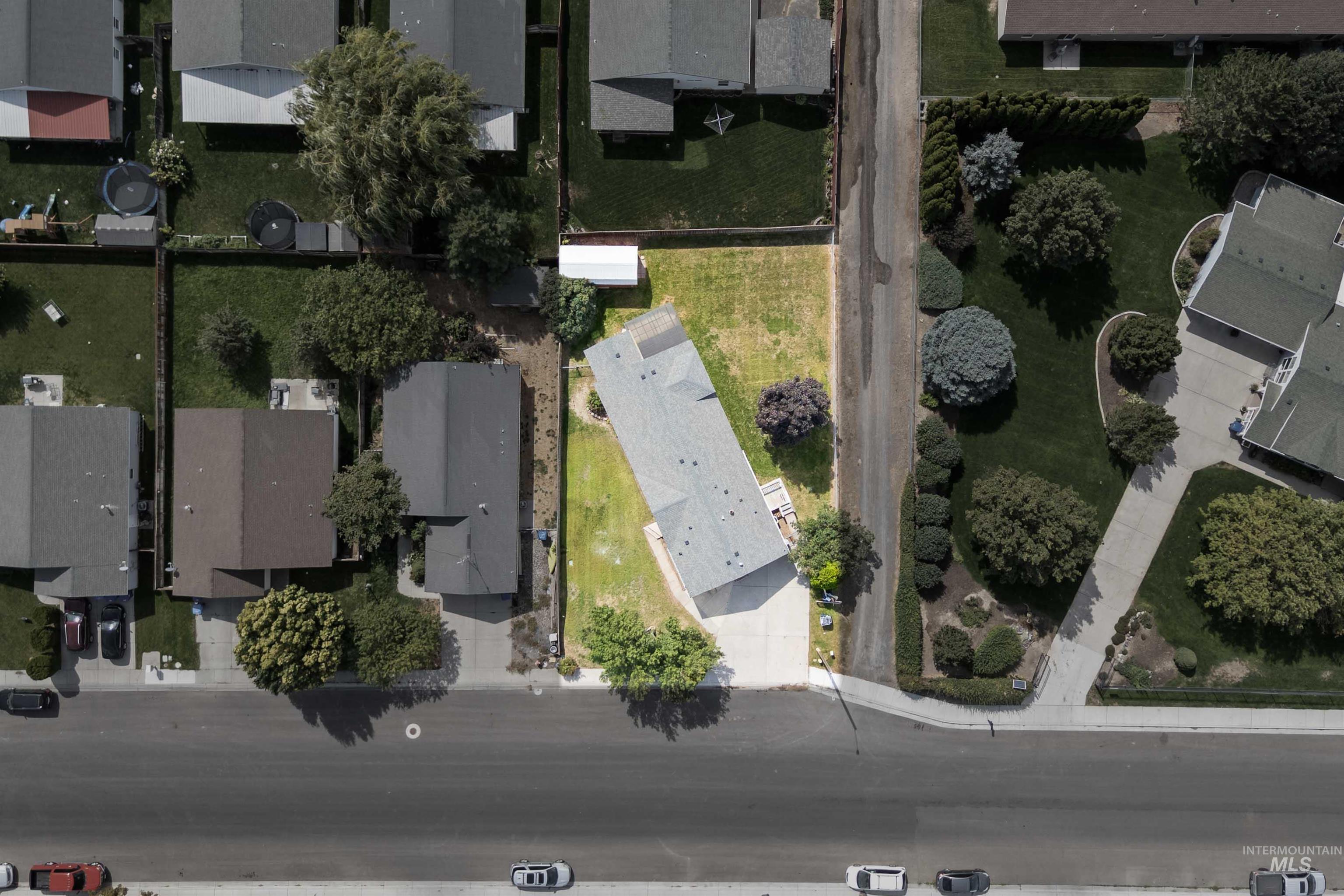 327 W Avenue I, Jerome, Idaho 83338, 3 Bedrooms, 2 Bathrooms, Residential For Sale, Price $334,900,MLS 98999495
