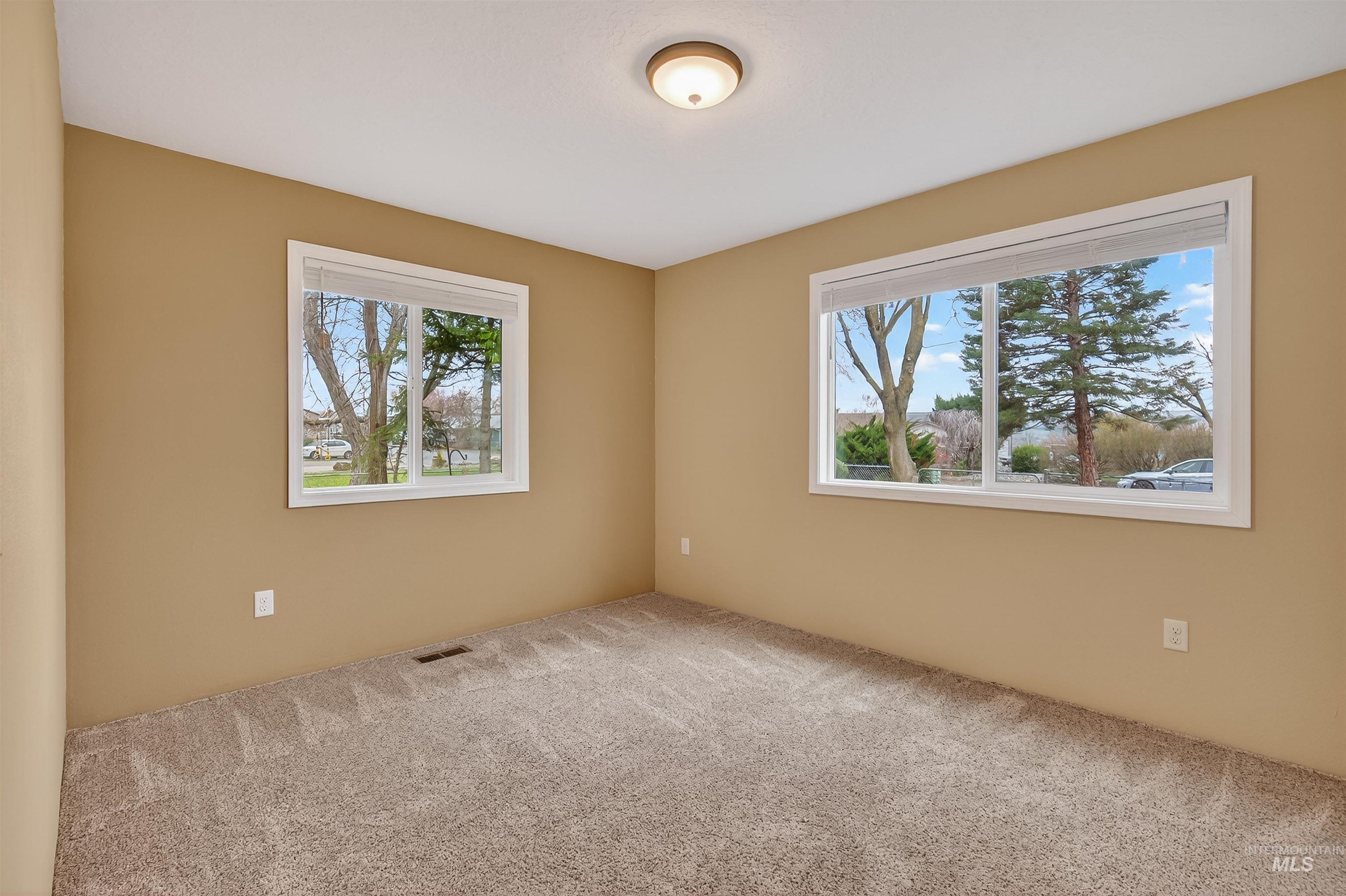 2746 Florence Court, Clarkston, Washington 99403, 3 Bedrooms, 3 Bathrooms, Residential For Sale, Price $459,000, 98999496