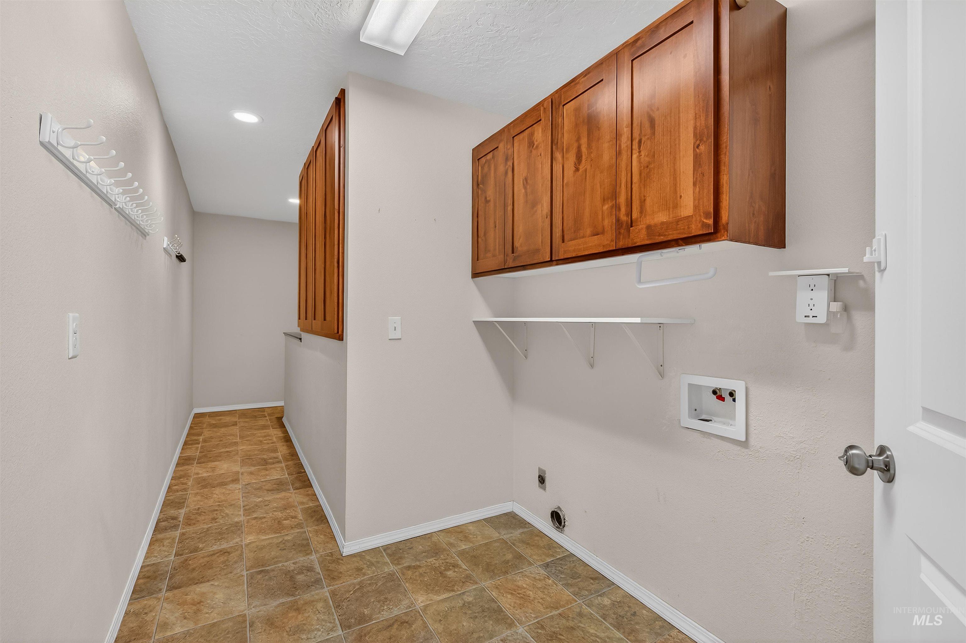 2746 Florence Court, Clarkston, Washington 99403, 3 Bedrooms, 3 Bathrooms, Residential For Sale, Price $459,000, 98999496