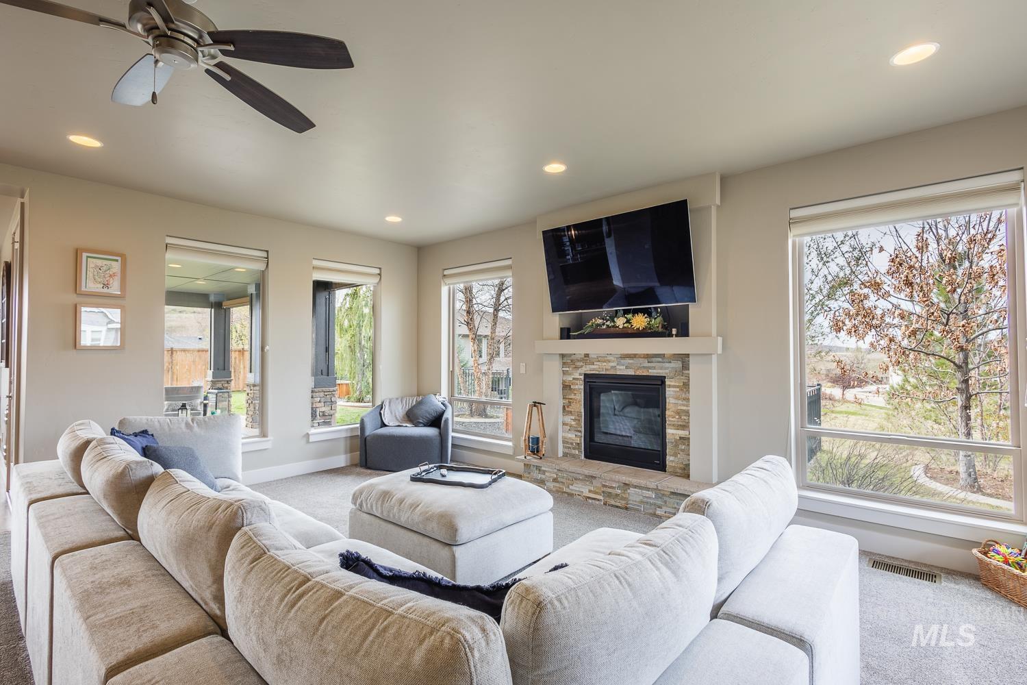4545 W Sage Creek Drive, Boise, Idaho 83714, 5 Bedrooms, 3.5 Bathrooms, Residential For Sale, Price $1,049,999, 98999501