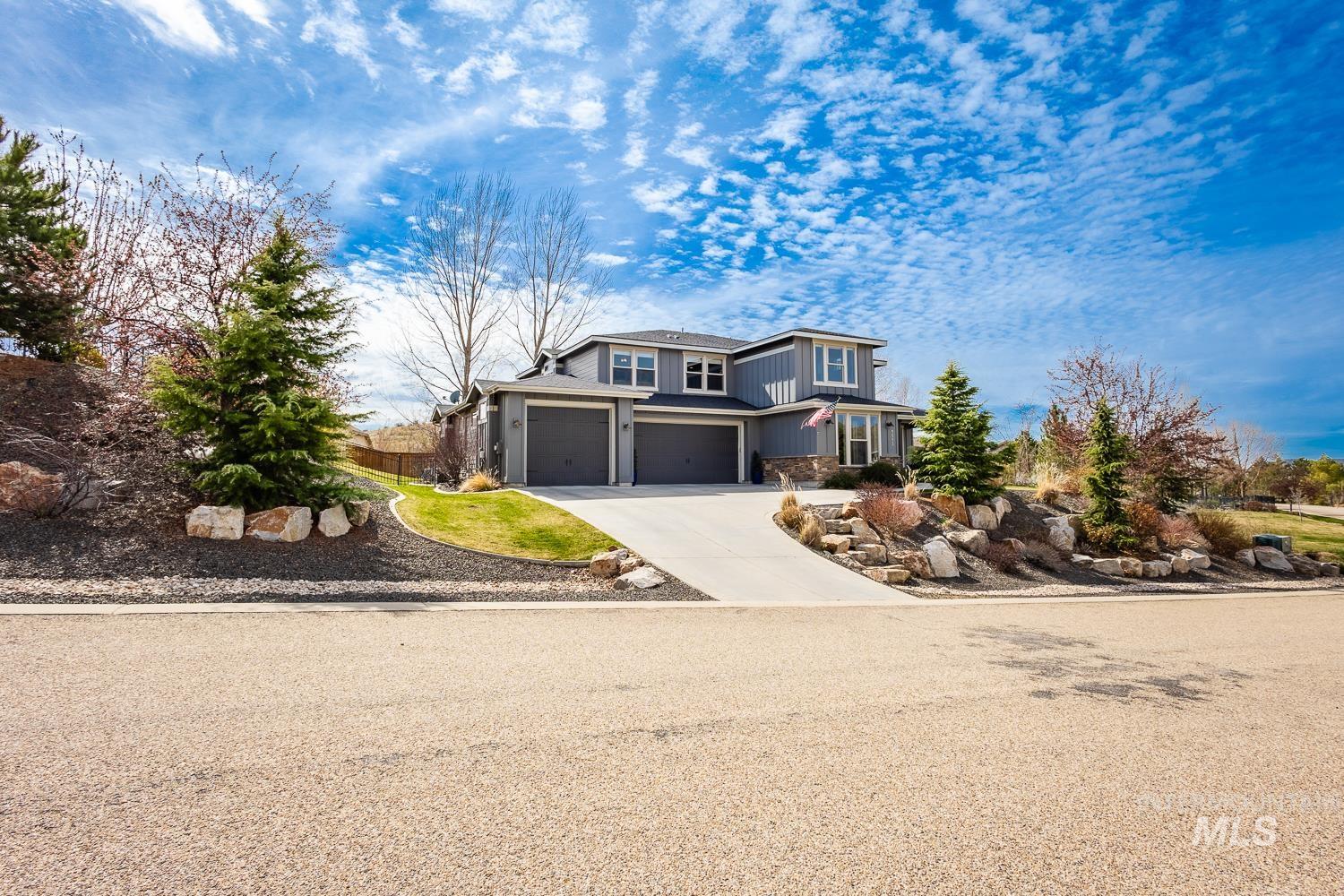 4545 W Sage Creek Drive, Boise, Idaho 83714, 5 Bedrooms, 3.5 Bathrooms, Residential For Sale, Price $1,049,999, 98999501
