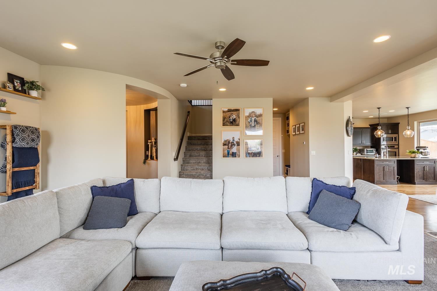 4545 W Sage Creek Drive, Boise, Idaho 83714, 5 Bedrooms, 3.5 Bathrooms, Residential For Sale, Price $1,049,999, 98999501