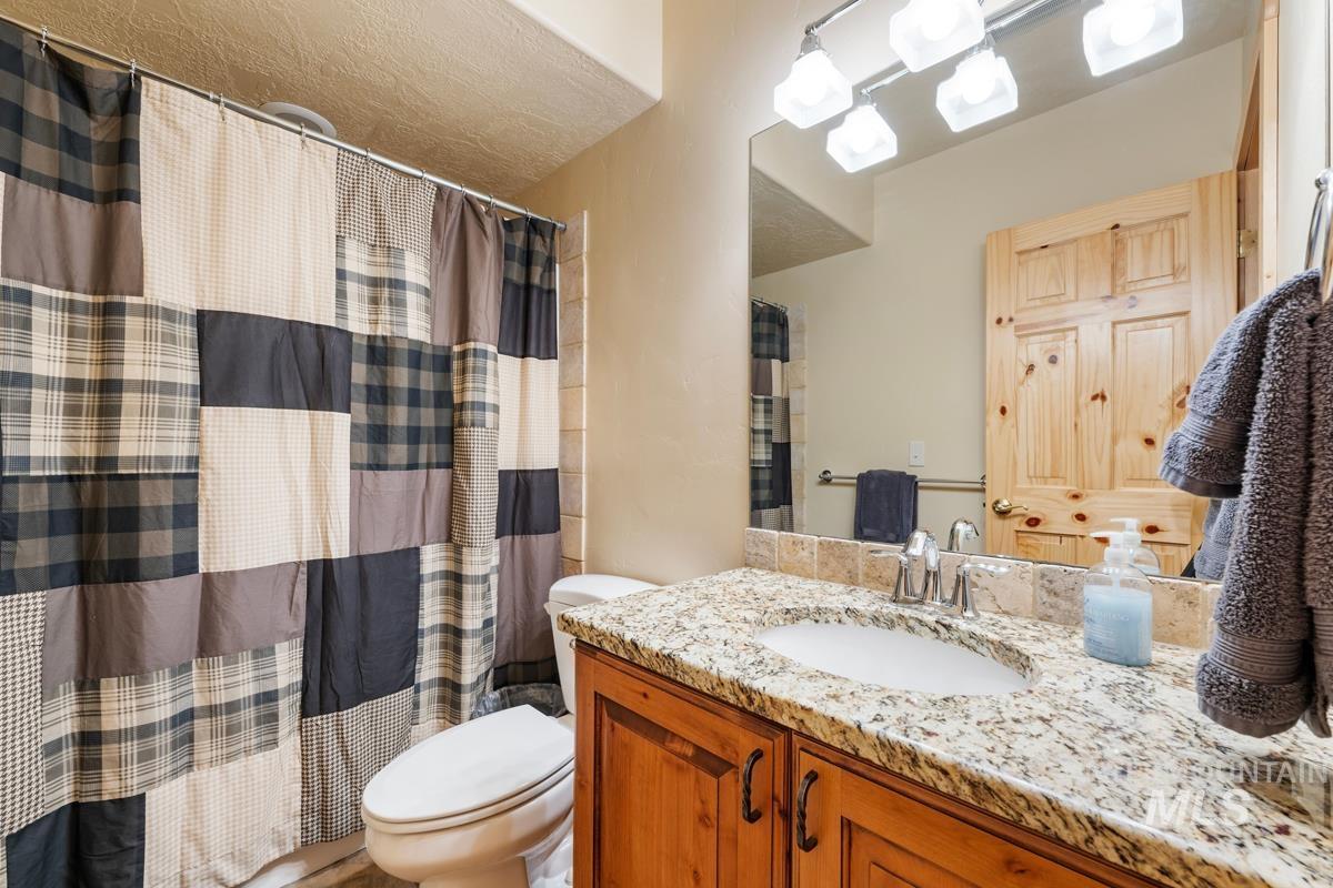 24 Landale Lane, Cascade, Idaho 83611, 4 Bedrooms, 3.5 Bathrooms, Residential For Sale, Price $1,200,000, 98999506