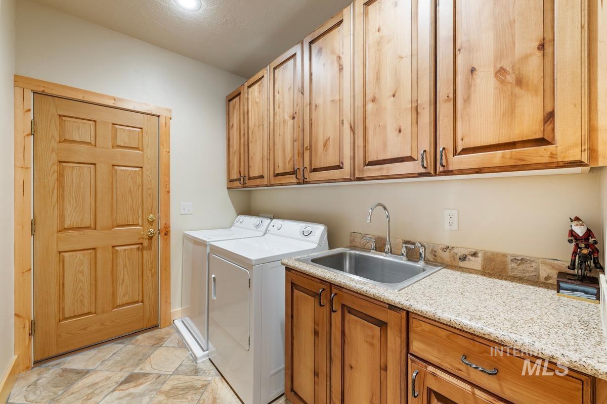24 Landale Lane, Cascade, Idaho 83611, 4 Bedrooms, 3.5 Bathrooms, Residential For Sale, Price $1,200,000, 98999506