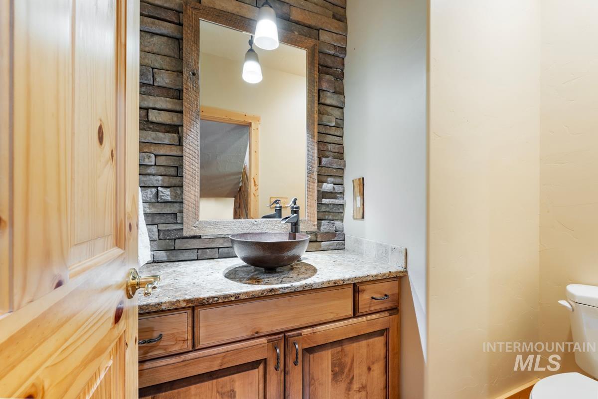 24 Landale Lane, Cascade, Idaho 83611, 4 Bedrooms, 3.5 Bathrooms, Residential For Sale, Price $1,200,000, 98999506