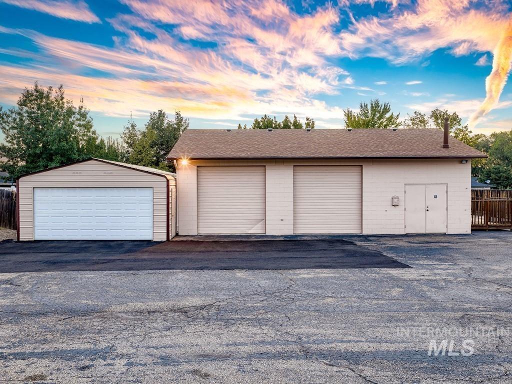 1945 S Mayflower, Boise, Idaho 83709, 5 Bedrooms, 3.5 Bathrooms, Residential For Sale, Price $969,900, 98999525