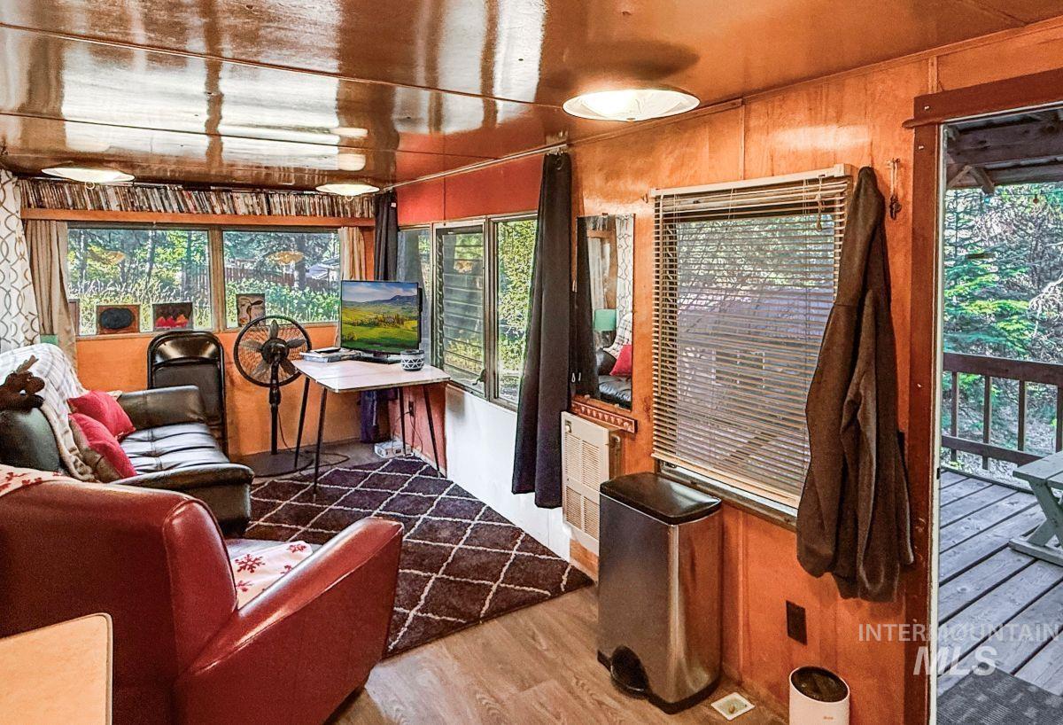 427 Doriann Drive, Cascade, Idaho 83611, 2 Bedrooms, 1 Bathroom, Residential For Sale, Price $149,000, 98999527
