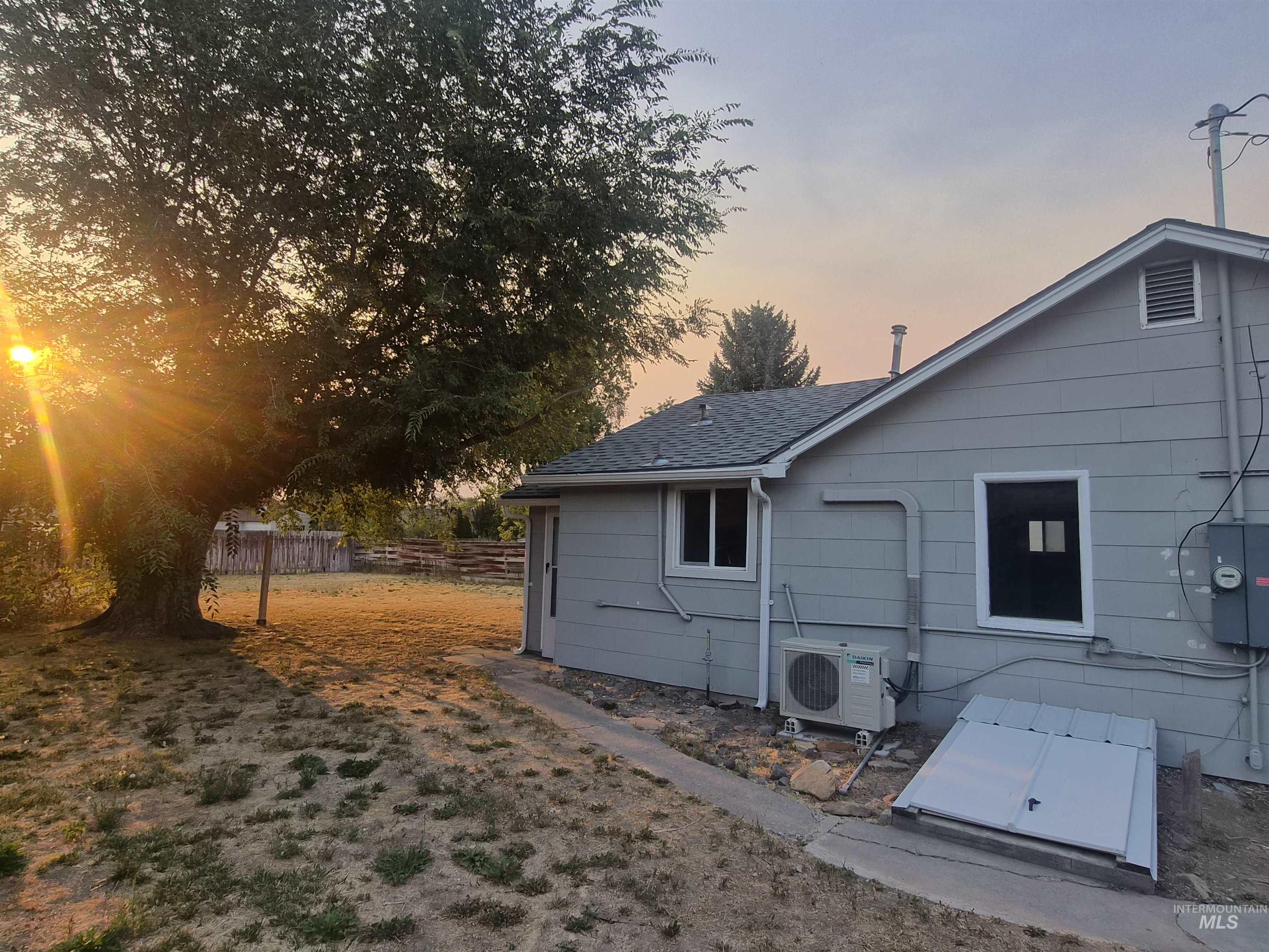 599 Jefferson St, Twin Falls, Idaho 83301, 2 Bedrooms, 1 Bathroom, Residential For Sale, Price $217,000, 98999542