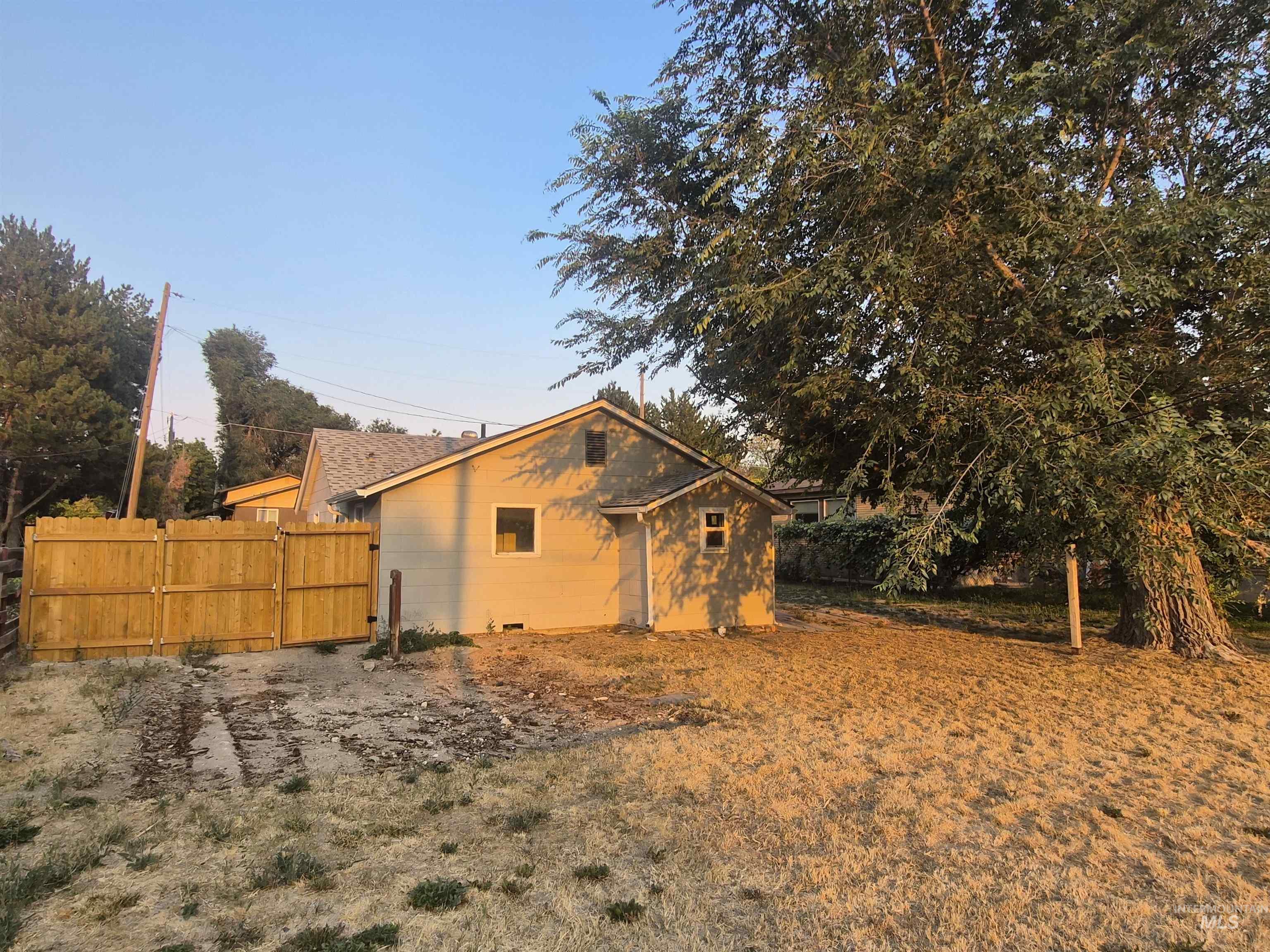 599 Jefferson St, Twin Falls, Idaho 83301, 2 Bedrooms, 1 Bathroom, Residential For Sale, Price $217,000, 98999542
