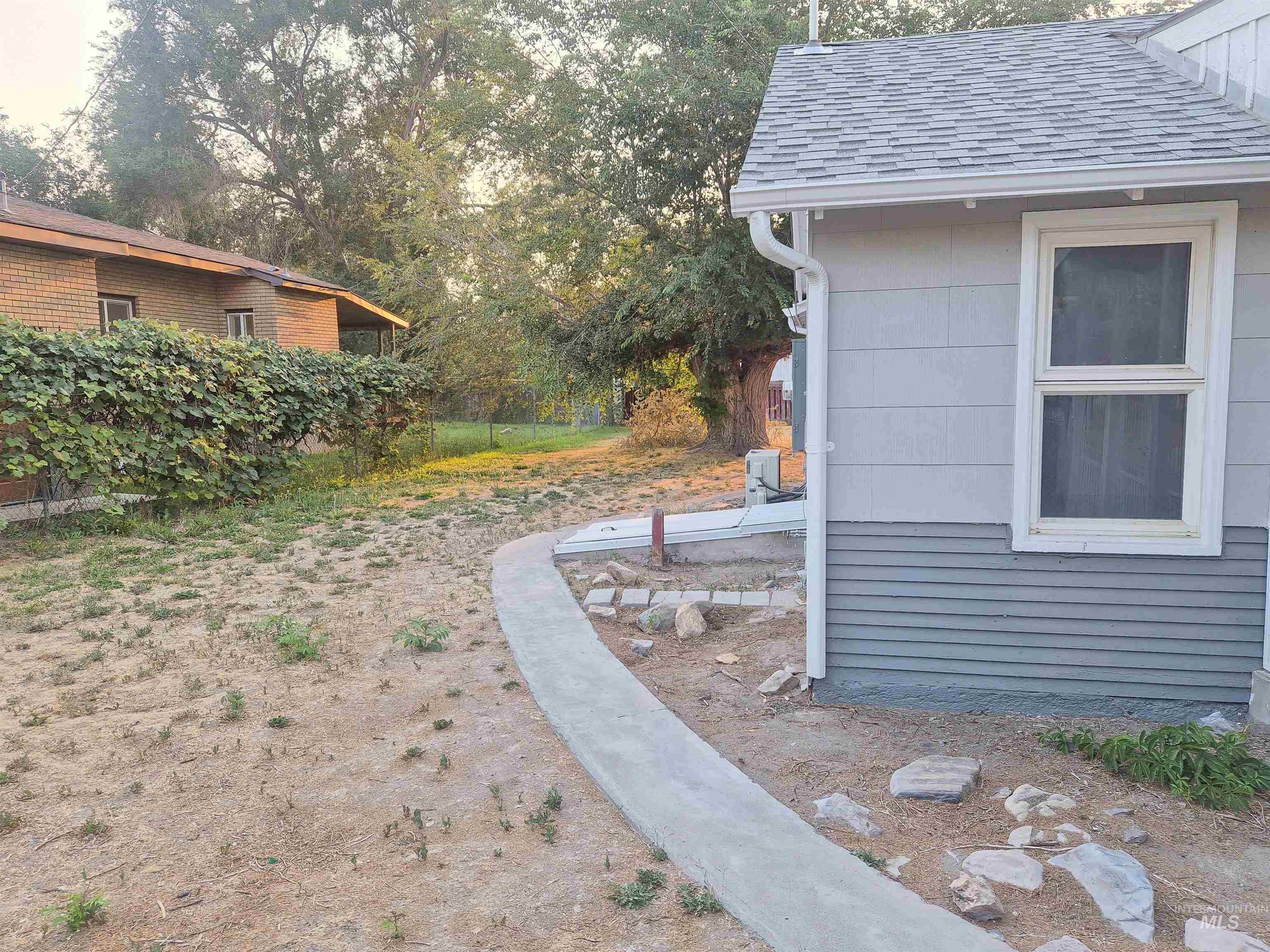 599 Jefferson St, Twin Falls, Idaho 83301, 2 Bedrooms, 1 Bathroom, Residential For Sale, Price $217,000,MLS 98999542