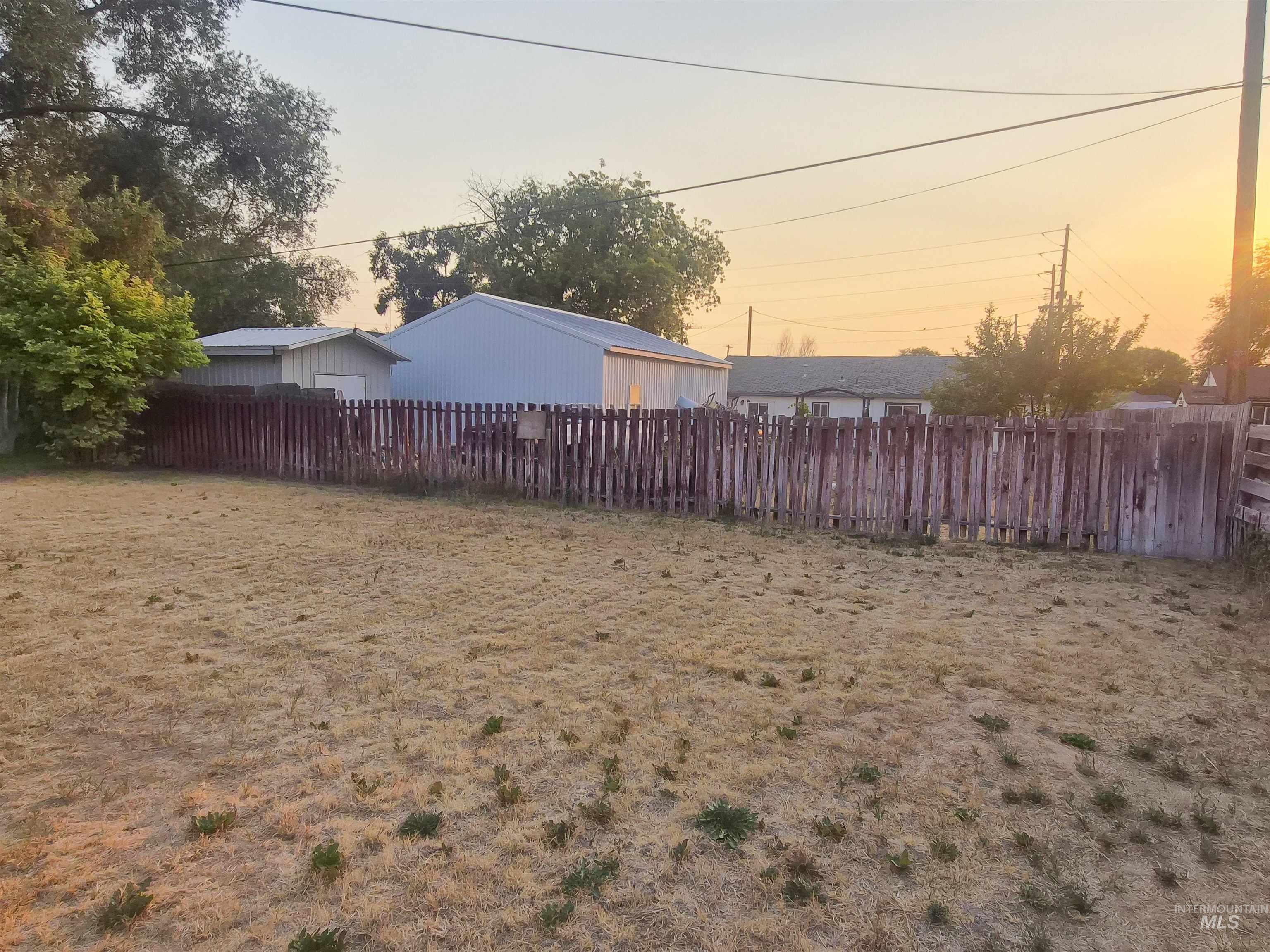 599 Jefferson St, Twin Falls, Idaho 83301, 2 Bedrooms, 1 Bathroom, Residential For Sale, Price $217,000,MLS 98999542
