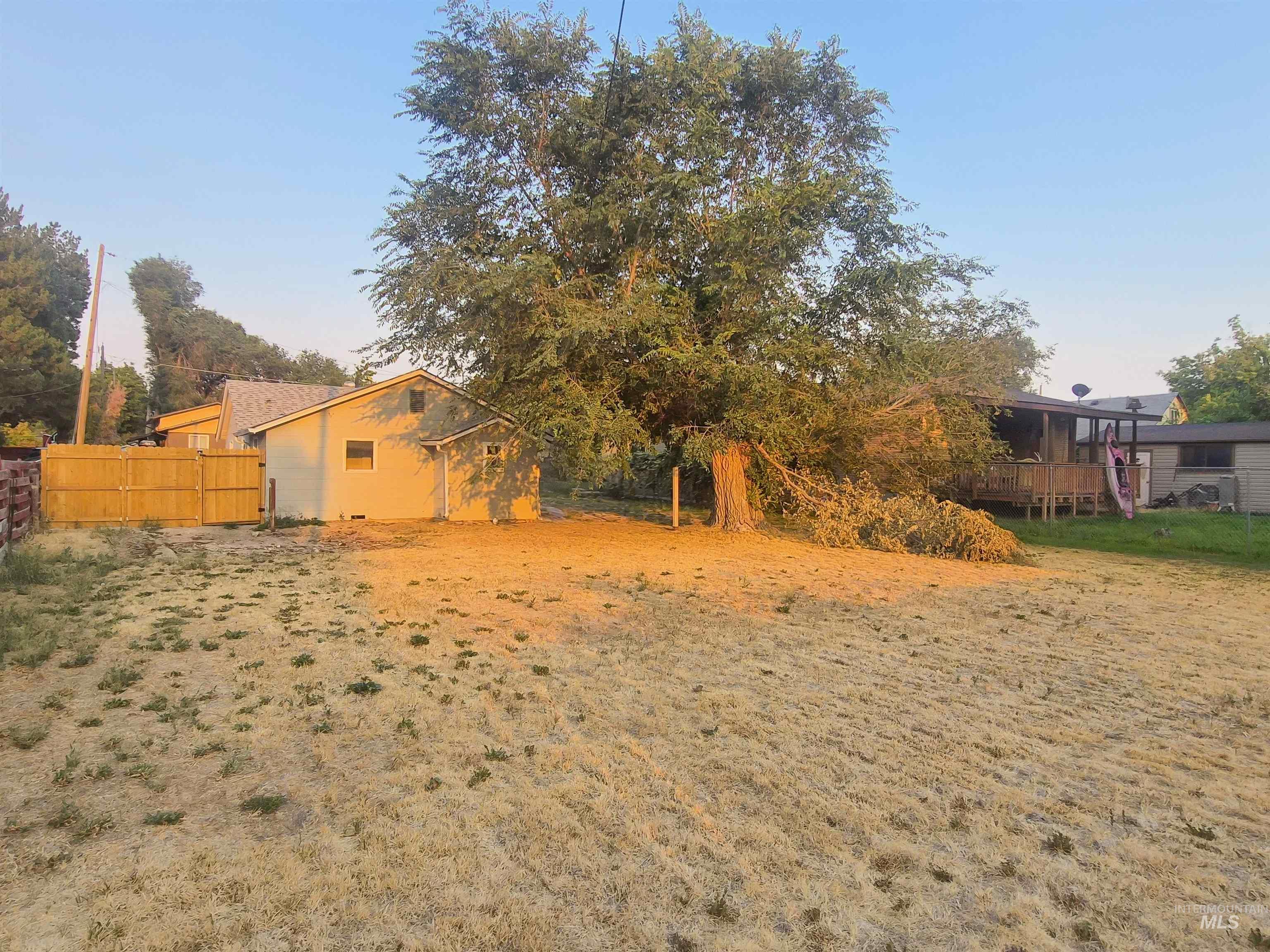 599 Jefferson St, Twin Falls, Idaho 83301, 2 Bedrooms, 1 Bathroom, Residential For Sale, Price $217,000,MLS 98999542