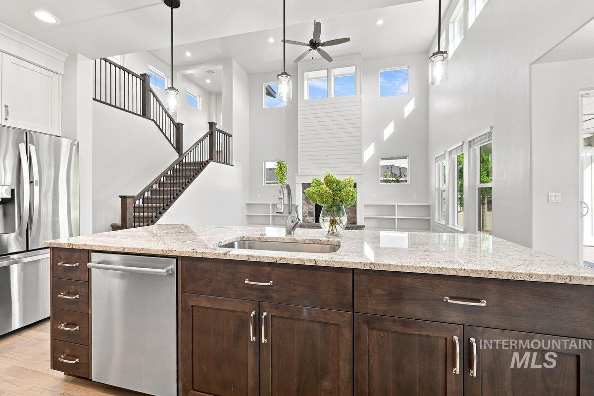 2546 E Lodge Trail Dr, Meridian, Idaho 83642, 4 Bedrooms, 4 Bathrooms, Residential For Sale, Price $991,000,MLS 98999544