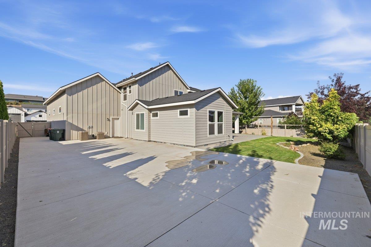 2546 E Lodge Trail Dr, Meridian, Idaho 83642, 4 Bedrooms, 4 Bathrooms, Residential For Sale, Price $991,000,MLS 98999544