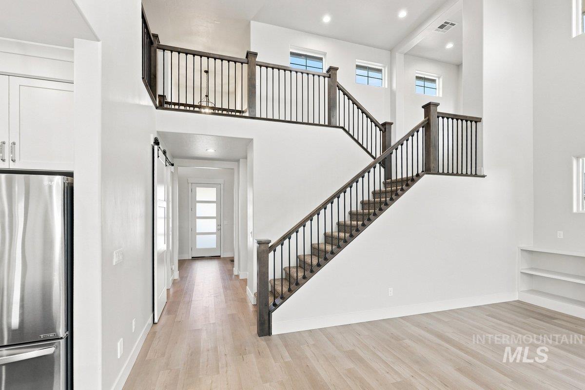 2546 E Lodge Trail Dr, Meridian, Idaho 83642, 4 Bedrooms, 4 Bathrooms, Residential For Sale, Price $991,000,MLS 98999544