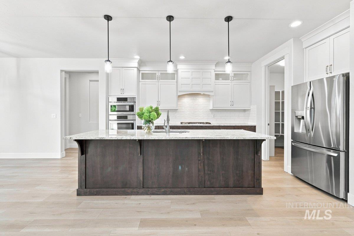2546 E Lodge Trail Dr, Meridian, Idaho 83642, 4 Bedrooms, 4 Bathrooms, Residential For Sale, Price $991,000,MLS 98999544