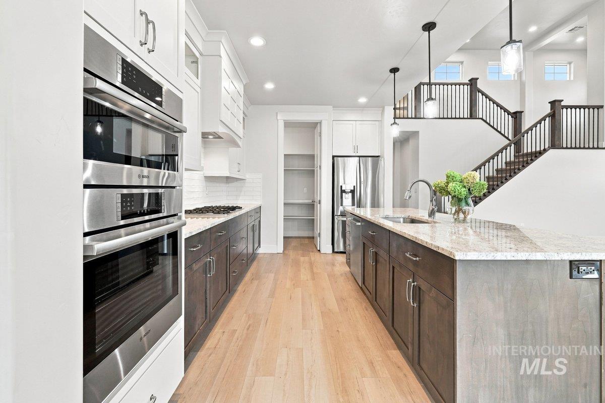 2546 E Lodge Trail Dr, Meridian, Idaho 83642, 4 Bedrooms, 4 Bathrooms, Residential For Sale, Price $991,000,MLS 98999544