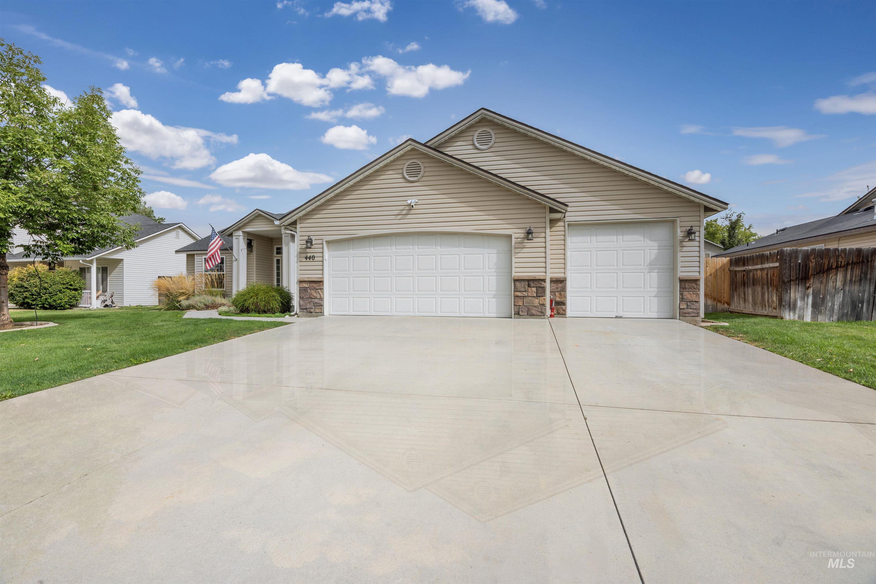 440 E Northridge Dr, Kuna, Idaho 83634, 3 Bedrooms, 2 Bathrooms, Residential For Sale, Price $430,000, 98999545