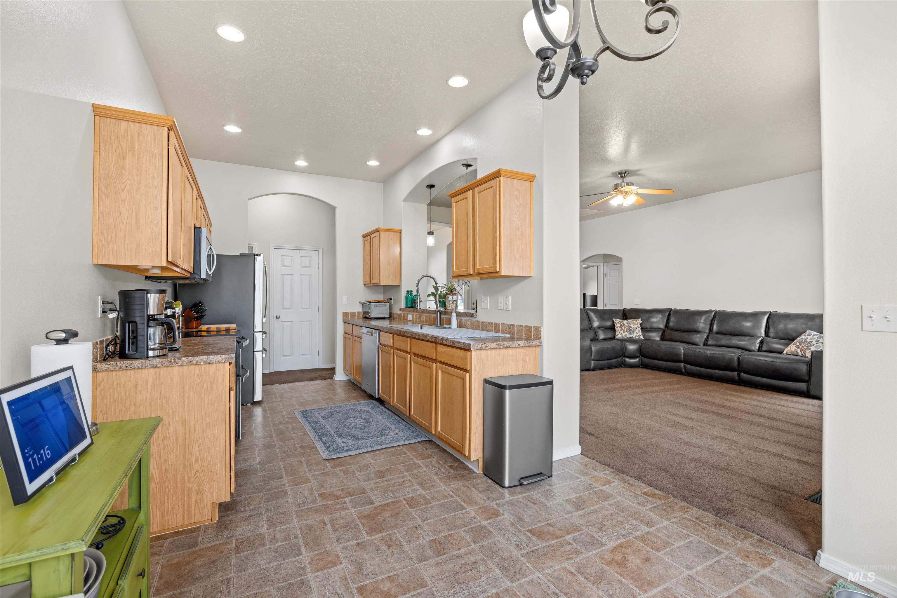 440 E Northridge Dr, Kuna, Idaho 83634, 3 Bedrooms, 2 Bathrooms, Residential For Sale, Price $430,000, 98999545