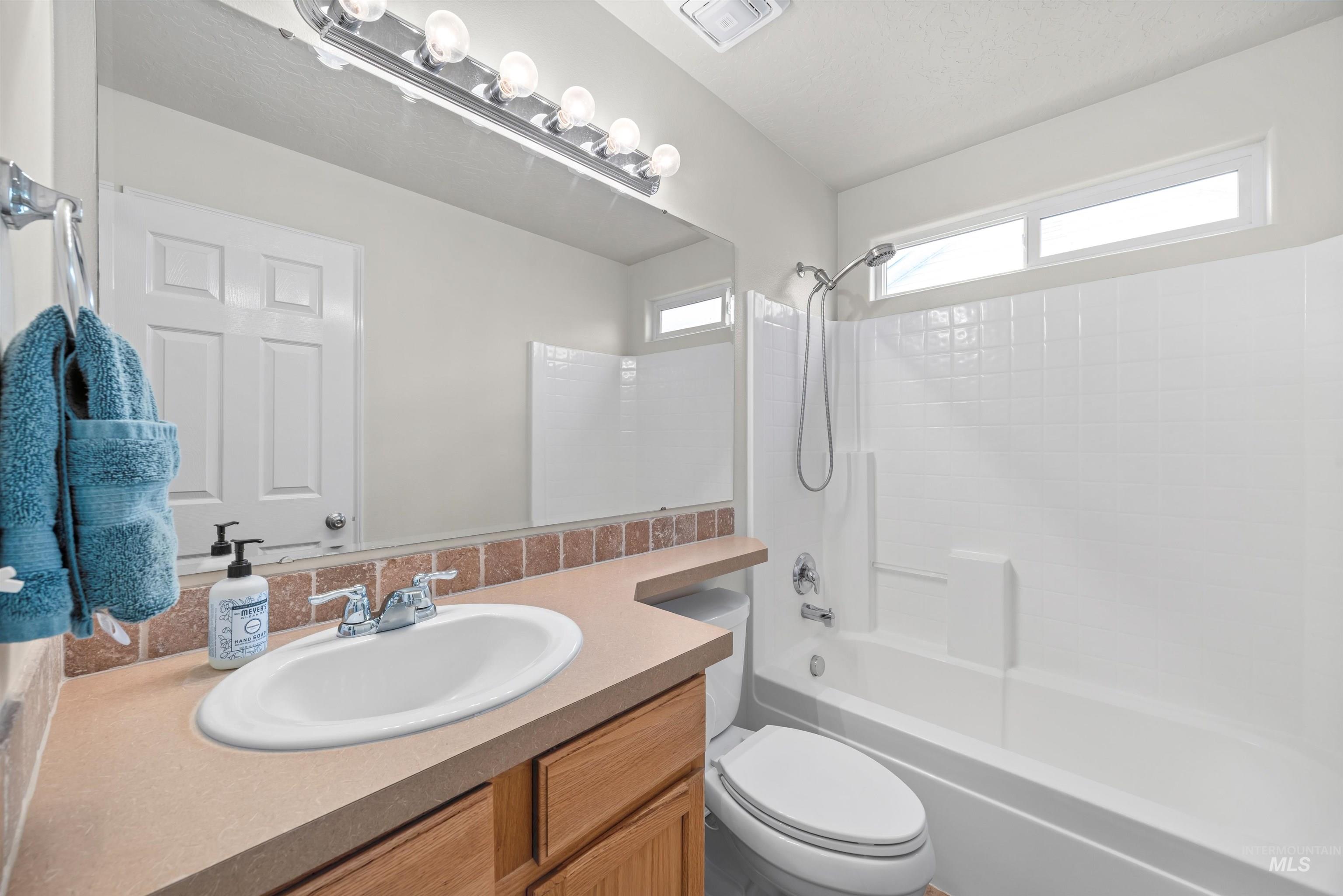 440 E Northridge Dr, Kuna, Idaho 83634, 3 Bedrooms, 2 Bathrooms, Residential For Sale, Price $430,000, 98999545
