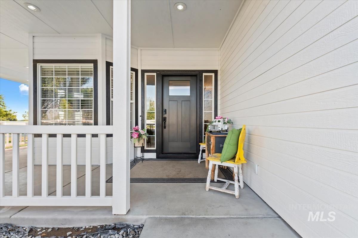 83 E Little Hawk Lane, Kuna, Idaho 83634, 5 Bedrooms, 3 Bathrooms, Residential For Sale, Price $1,225,000,MLS 98999546