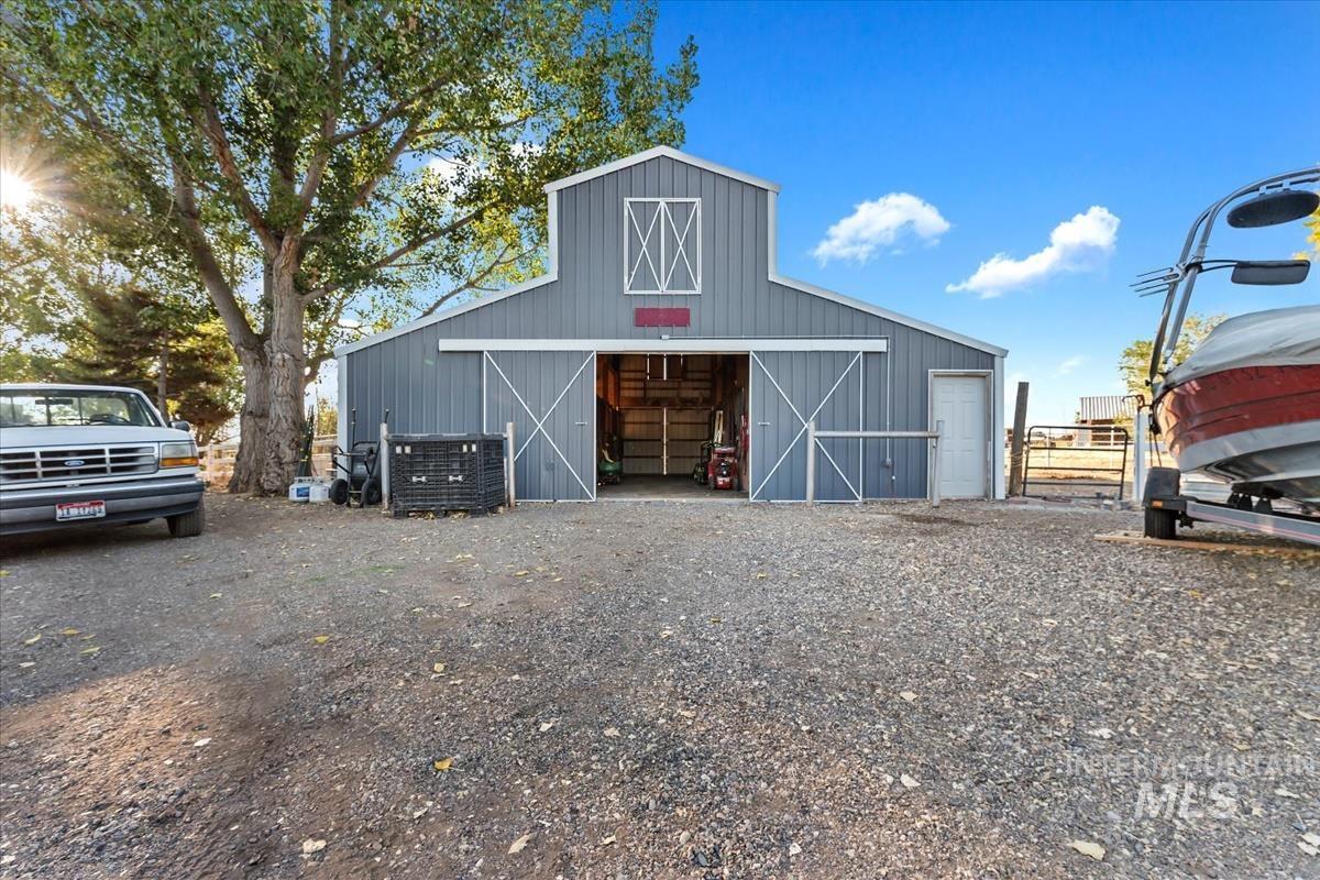 83 E Little Hawk Lane, Kuna, Idaho 83634, 5 Bedrooms, 3 Bathrooms, Residential For Sale, Price $1,225,000,MLS 98999546