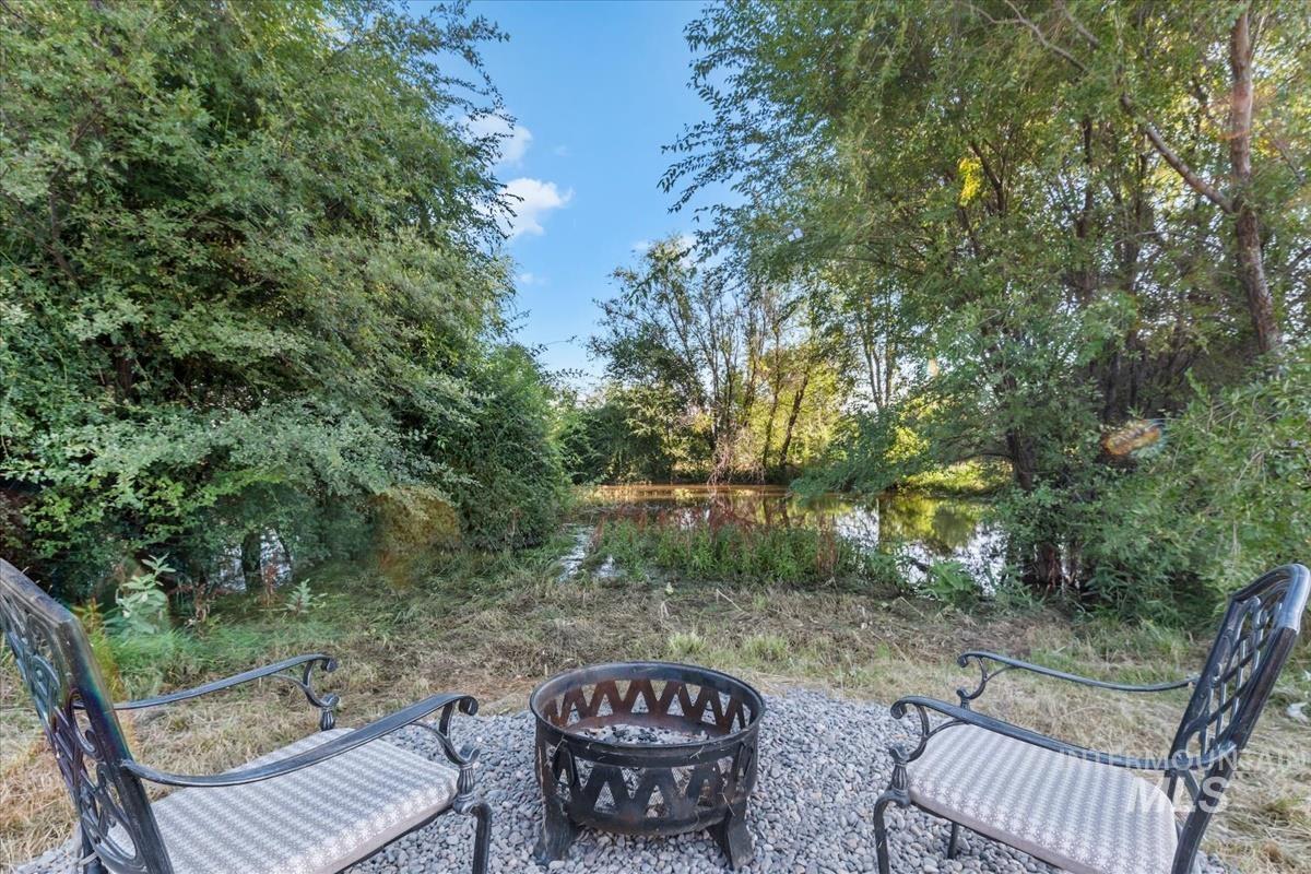83 E Little Hawk Lane, Kuna, Idaho 83634, 5 Bedrooms, 3 Bathrooms, Residential For Sale, Price $1,225,000,MLS 98999546