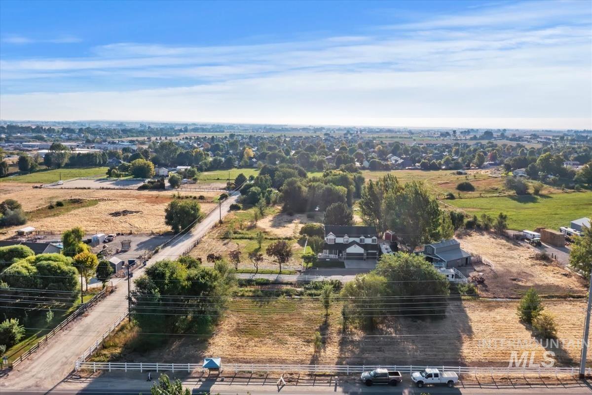 83 E Little Hawk Lane, Kuna, Idaho 83634, 5 Bedrooms, 3 Bathrooms, Residential For Sale, Price $1,225,000,MLS 98999546