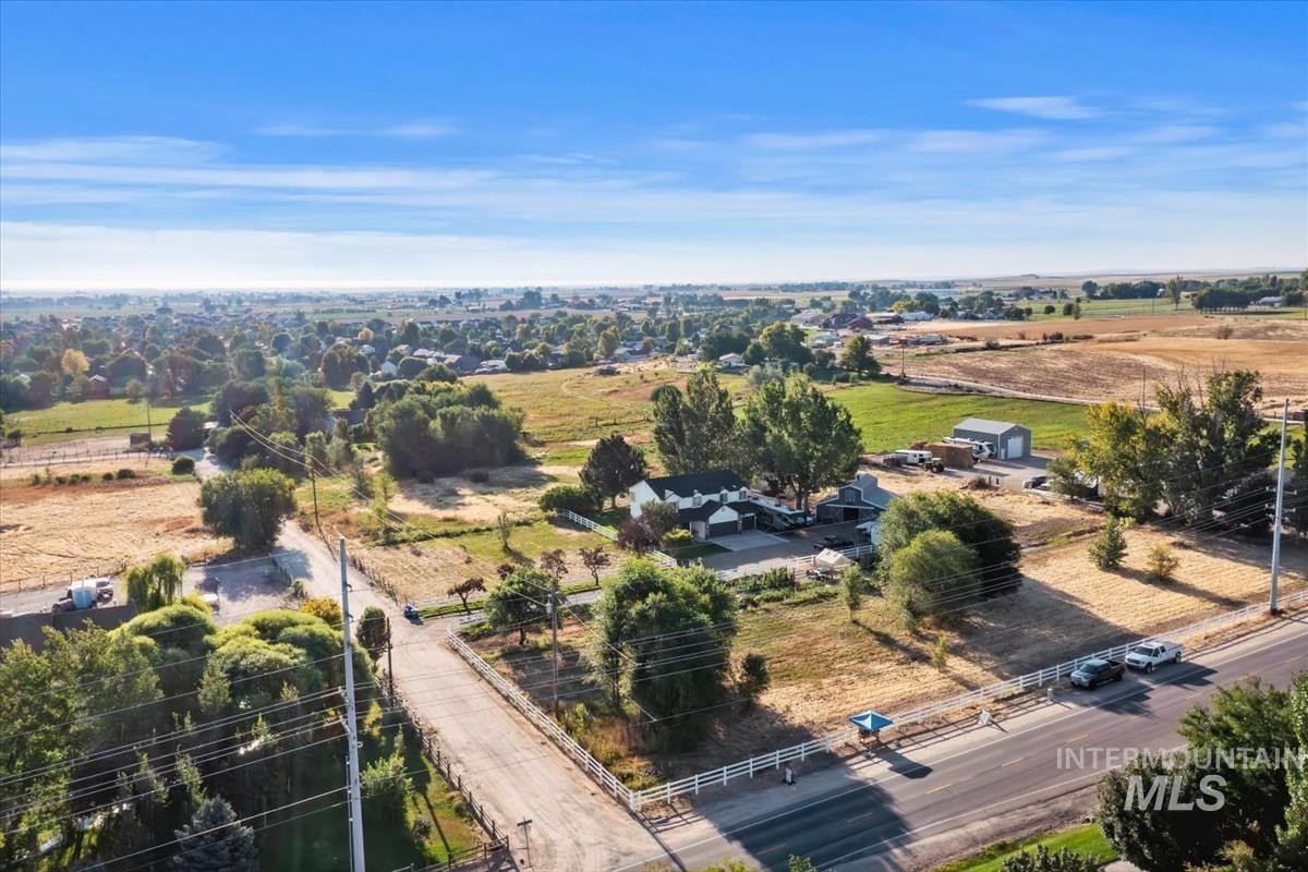 83 E Little Hawk Lane, Kuna, Idaho 83634, 5 Bedrooms, 3 Bathrooms, Residential For Sale, Price $1,225,000,MLS 98999546