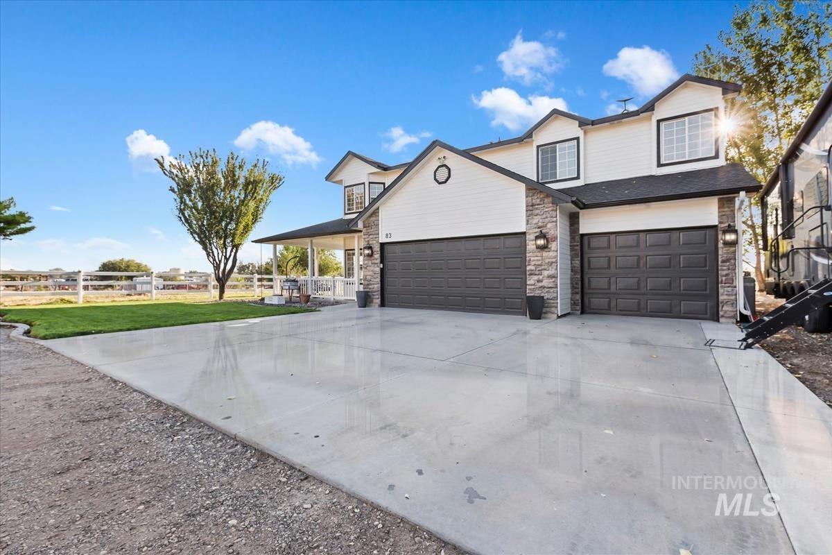 83 E Little Hawk Lane, Kuna, Idaho 83634, 5 Bedrooms, 3 Bathrooms, Residential For Sale, Price $1,225,000,MLS 98999546