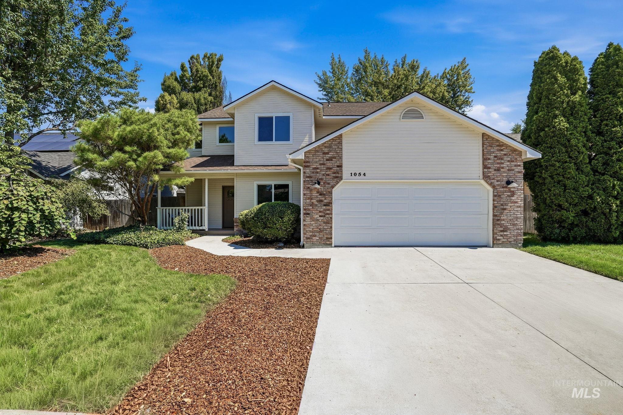 1054 N Carmen Ave, Boise, Idaho 83704, 3 Bedrooms, 2.5 Bathrooms, Residential For Sale, Price $529,900, 98999547