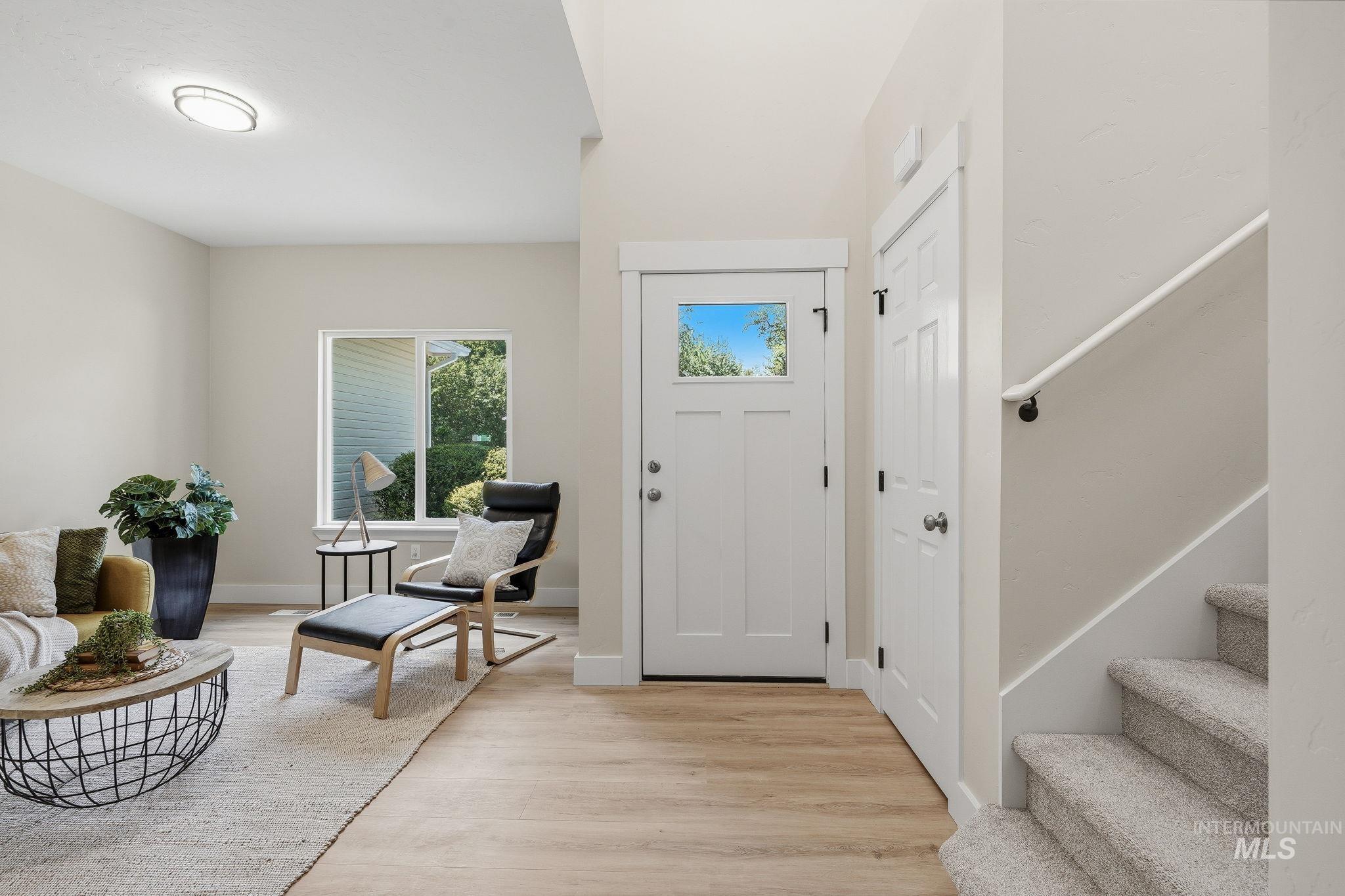 1054 N Carmen Ave, Boise, Idaho 83704, 3 Bedrooms, 2.5 Bathrooms, Residential For Sale, Price $529,900, 98999547