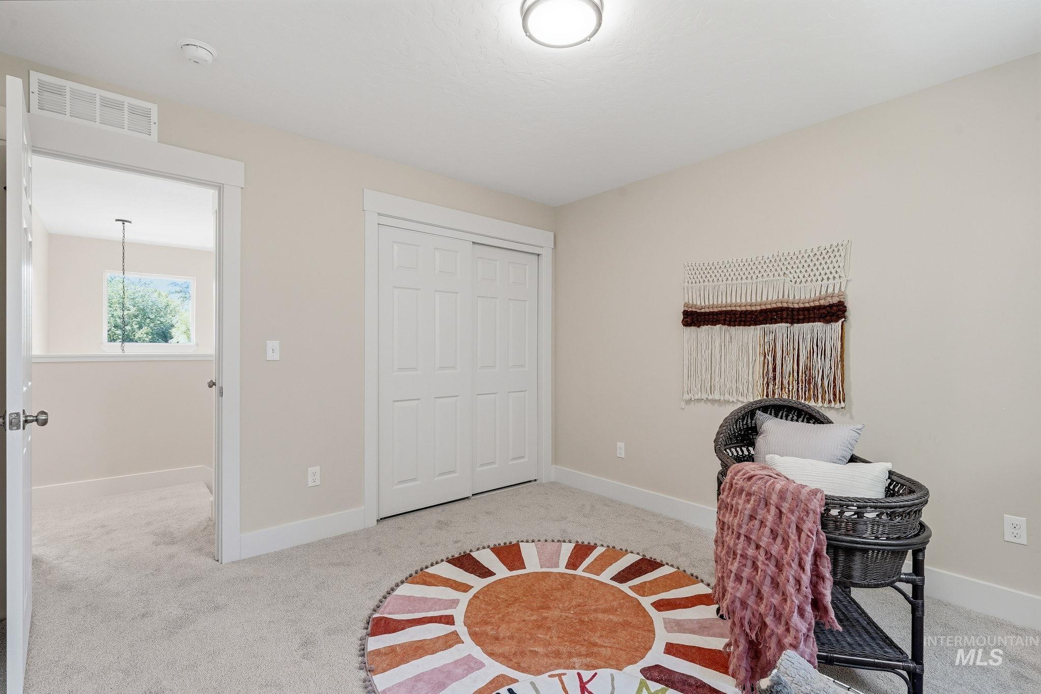 1054 N Carmen Ave, Boise, Idaho 83704, 3 Bedrooms, 2.5 Bathrooms, Residential For Sale, Price $529,900, 98999547