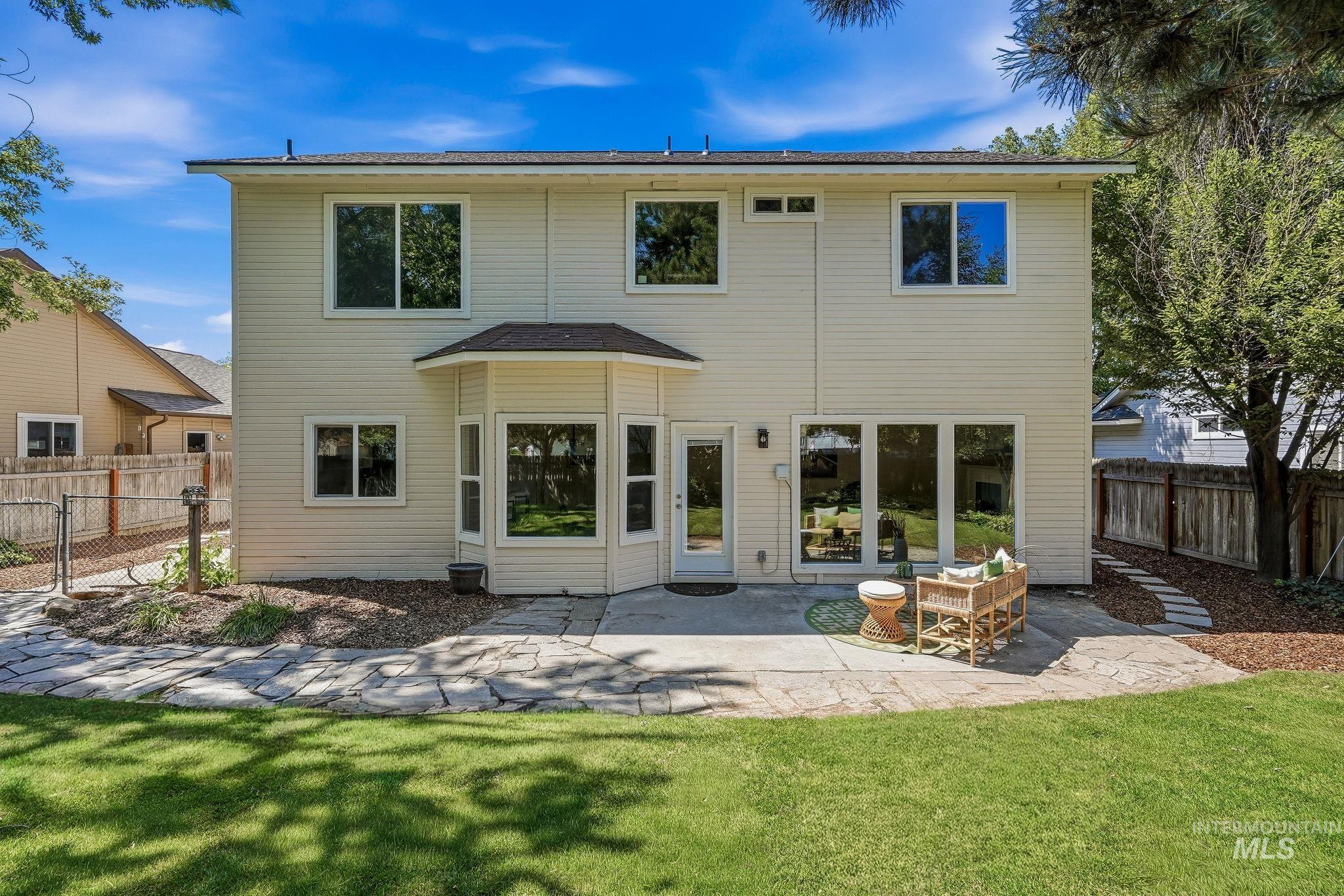 1054 N Carmen Ave, Boise, Idaho 83704, 3 Bedrooms, 2.5 Bathrooms, Residential For Sale, Price $529,900, 98999547