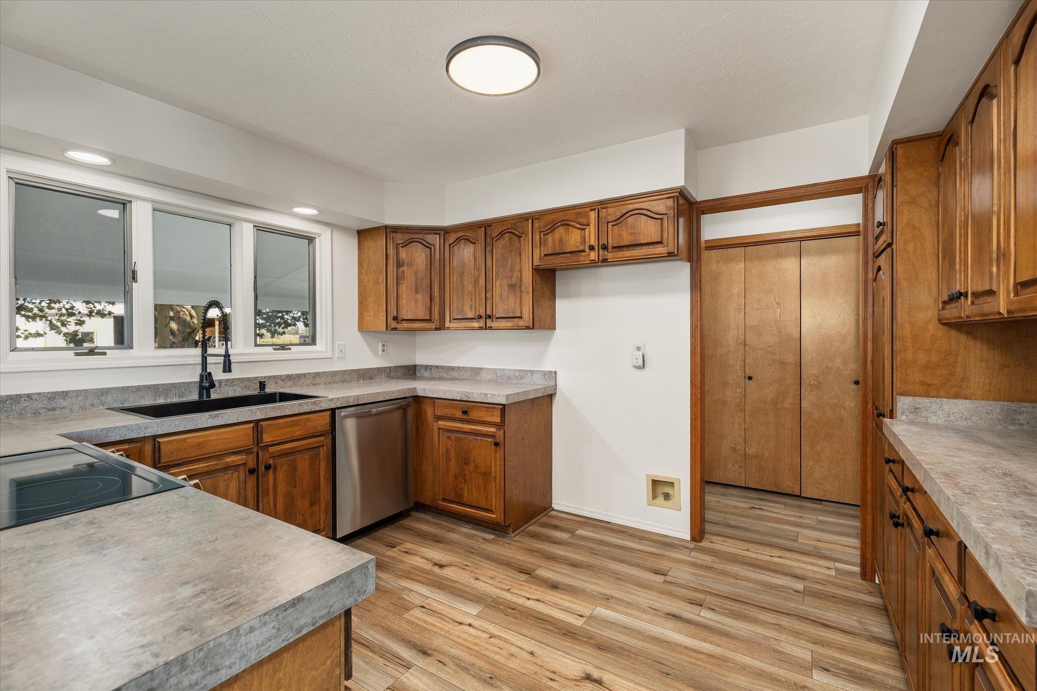 3733 Little Rock Rd, Emmett, Idaho 83617, 3 Bedrooms, 2.5 Bathrooms, Residential For Sale, Price $789,000,MLS 98999549